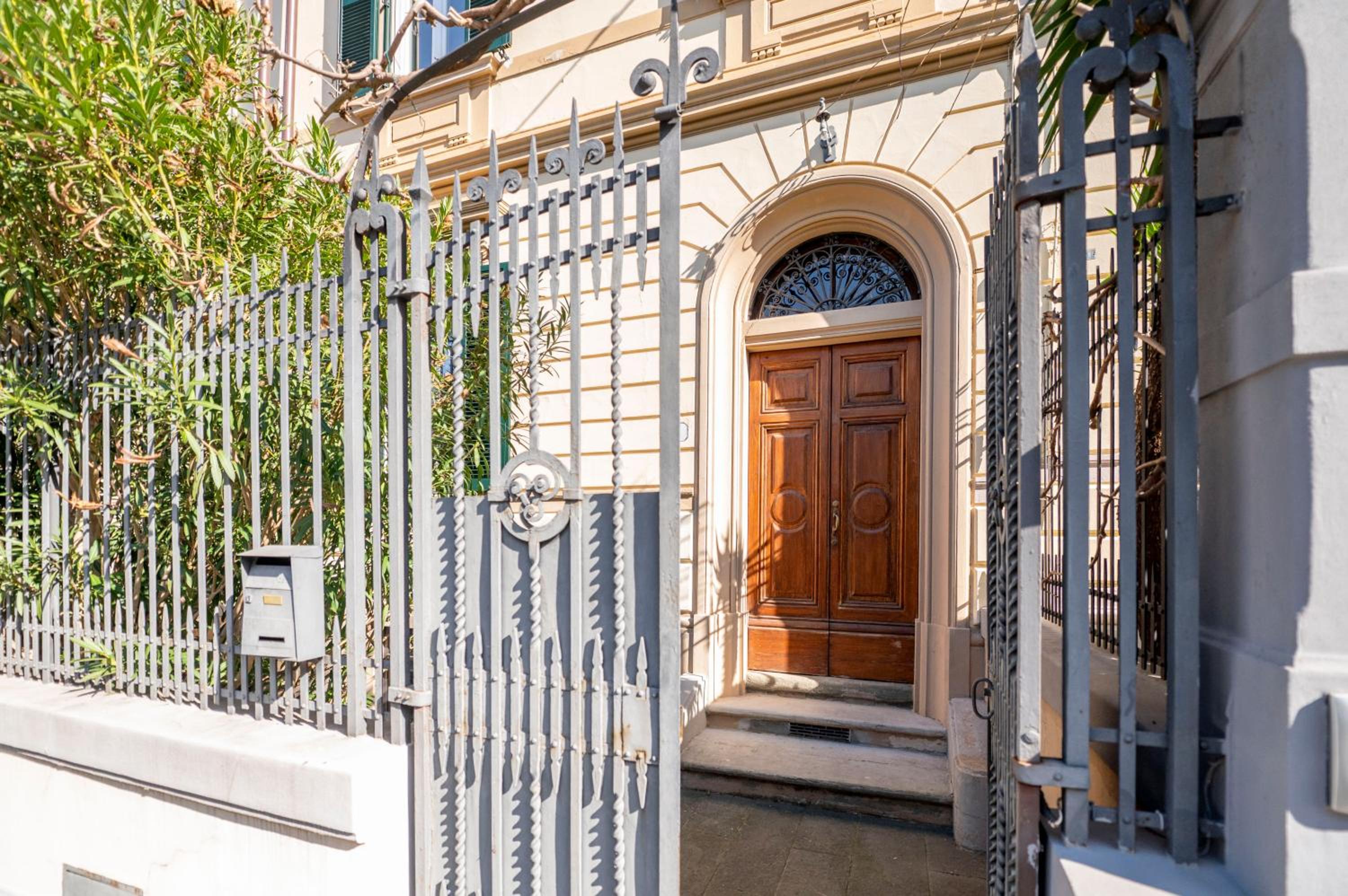 Garden Villa for Groups, Central Florence Base