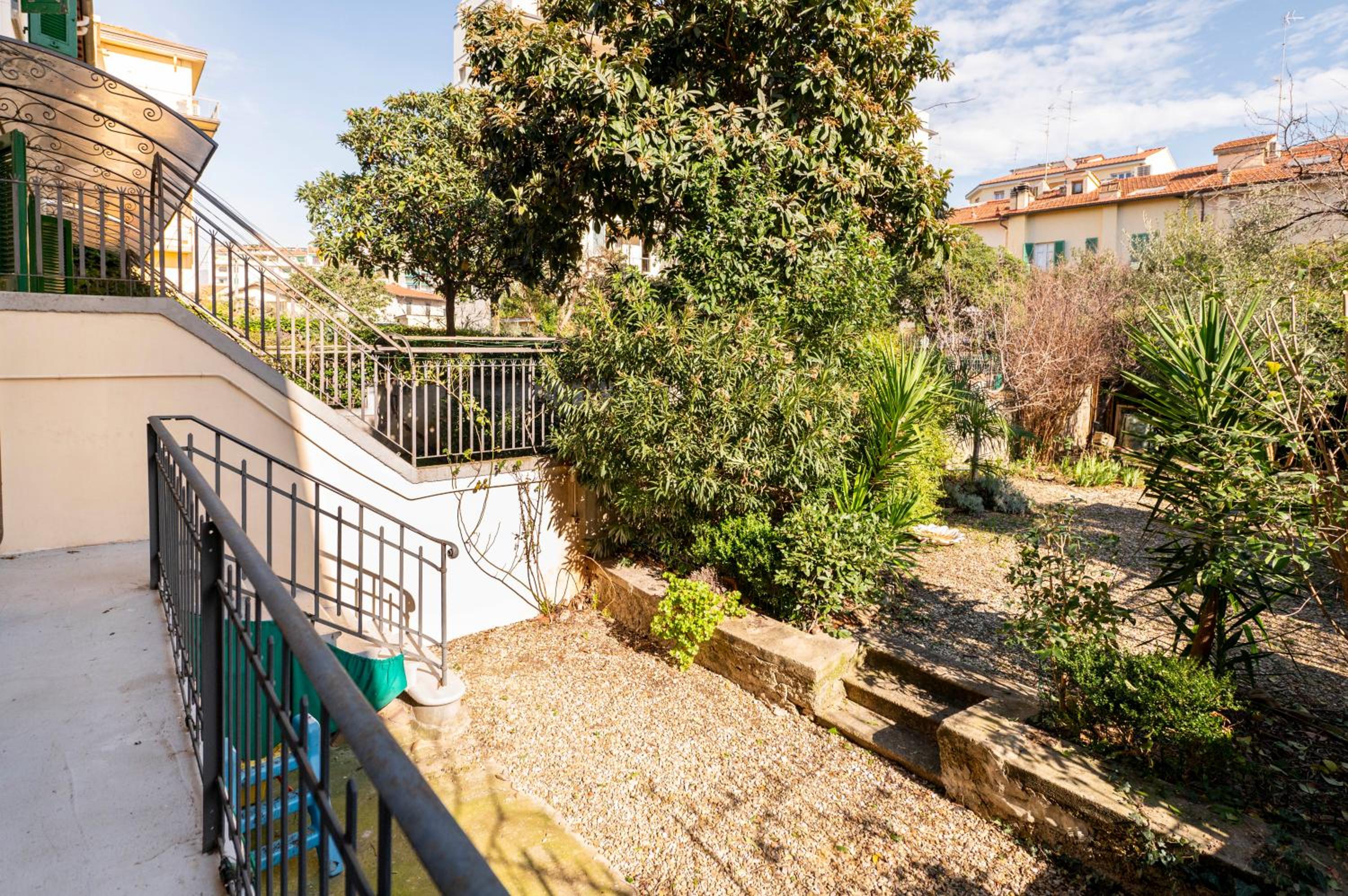 Garden Villa for Groups, Central Florence Base