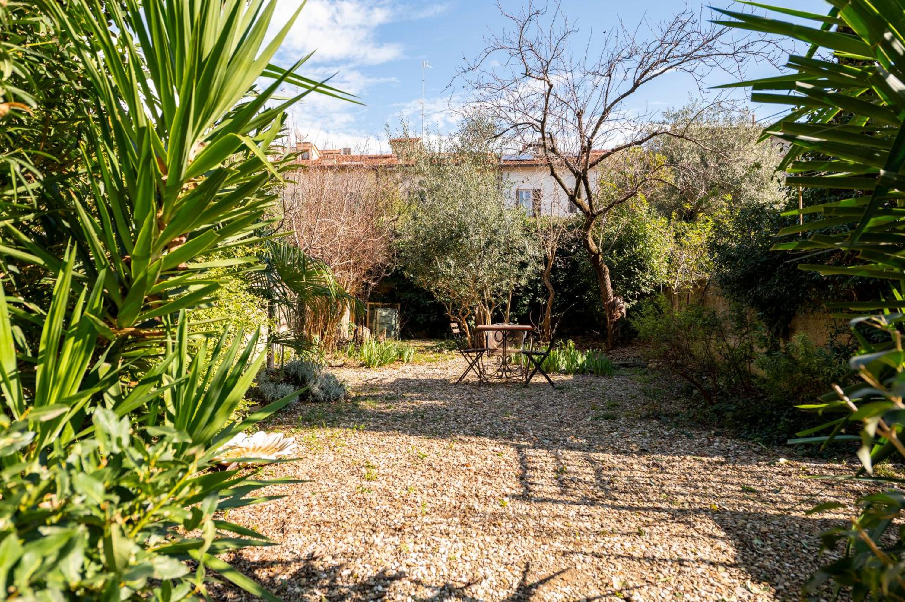 Garden Villa for Groups, Central Florence Base