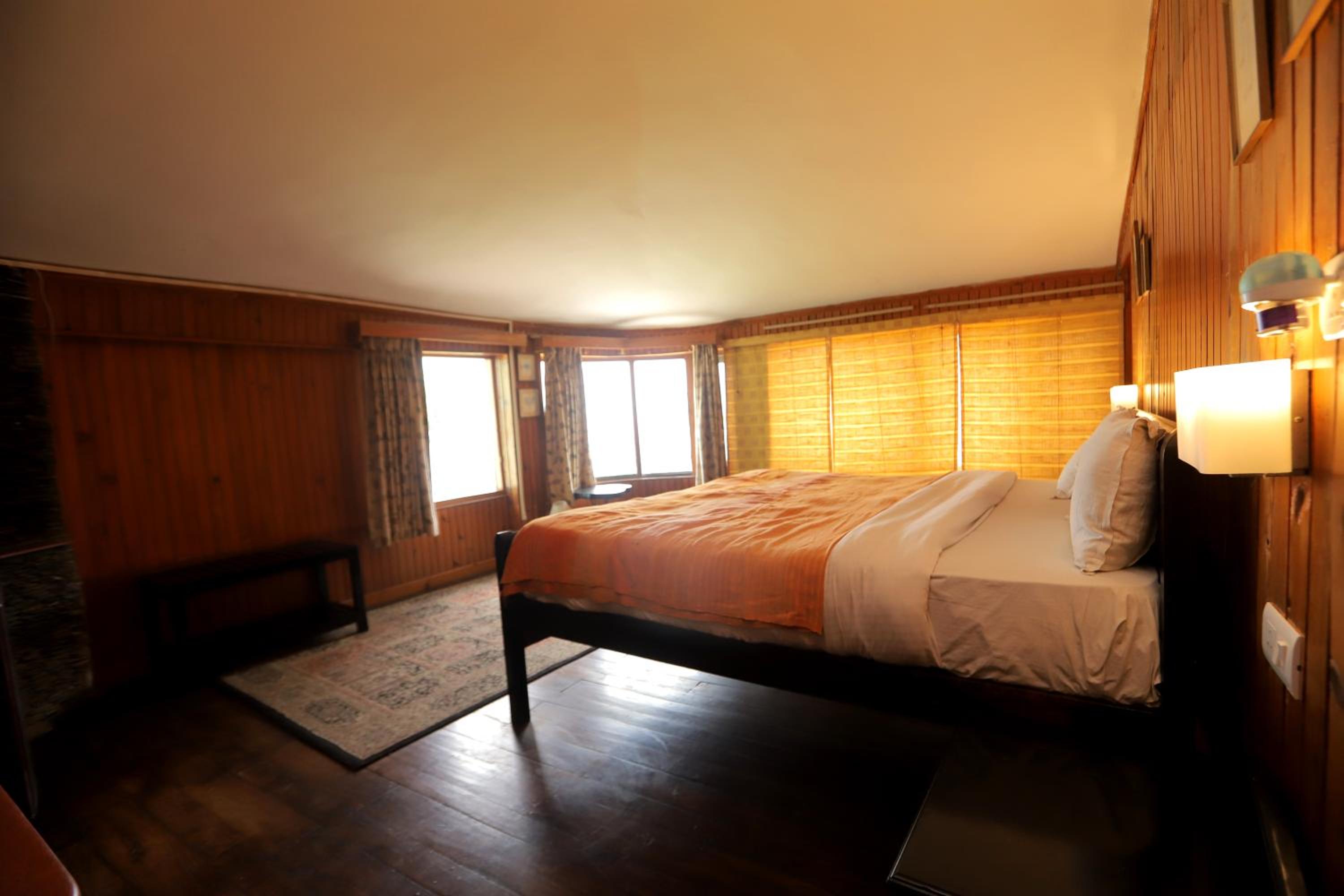 Cedar Lodge By Aahma