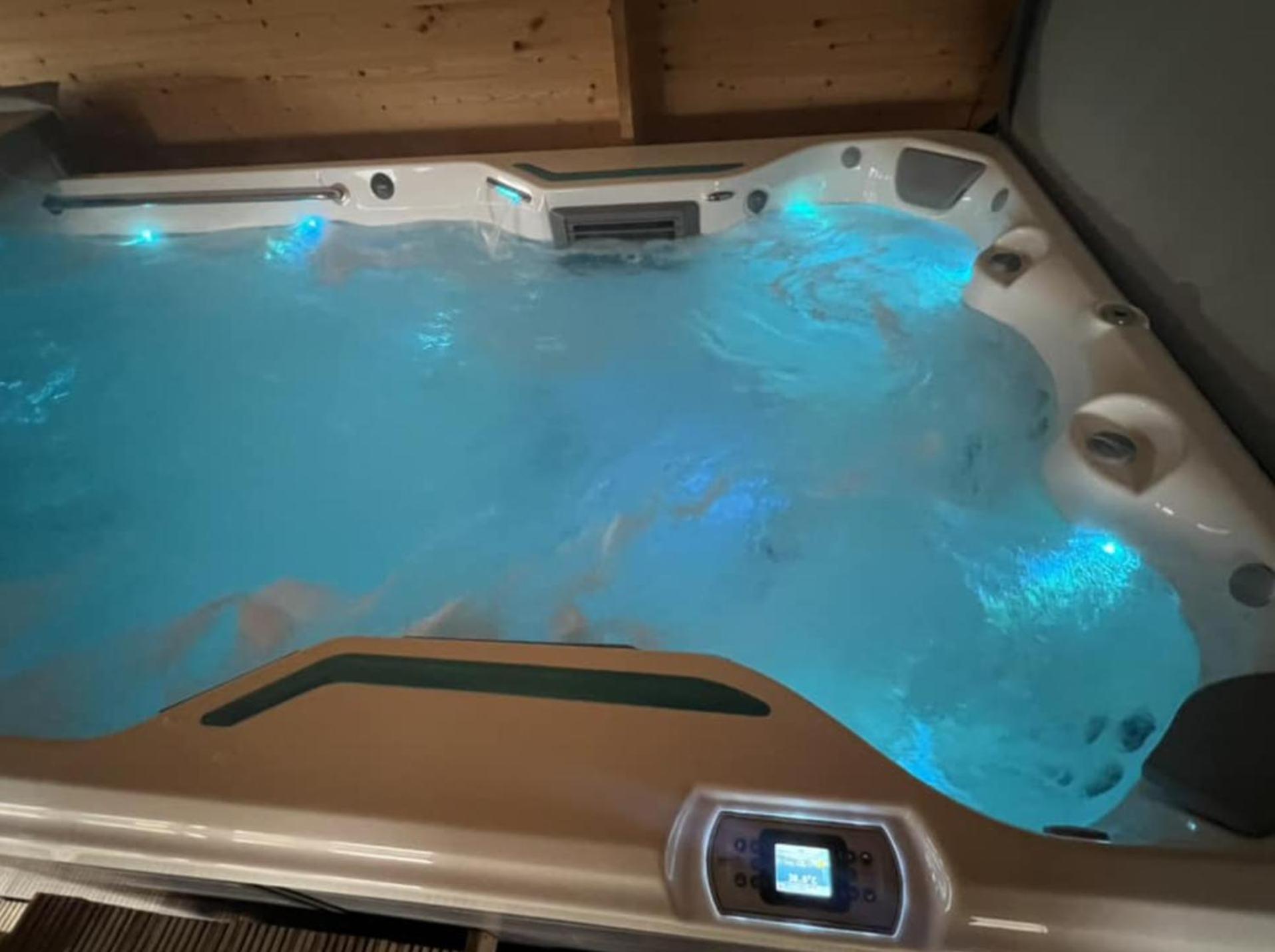 PEACEFUL entire property with luxury jacuzzi pool view 5