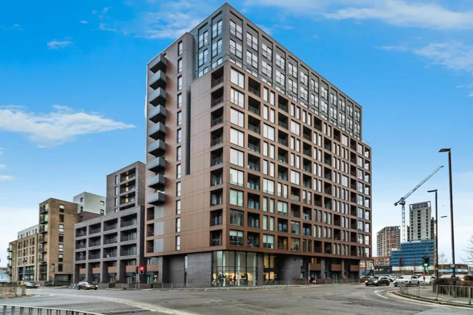 Modern 1-Bed Apartment in Salford