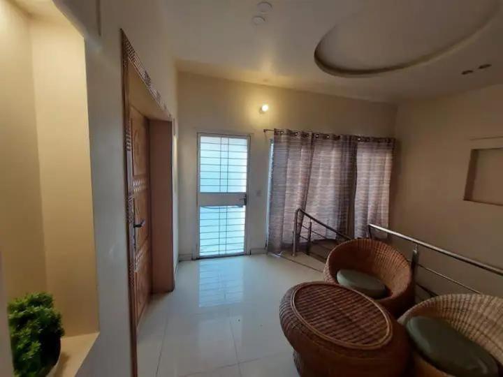 5 Bedrooms furnished separate upper portion house in DHA Phase 4, Lahore view 3