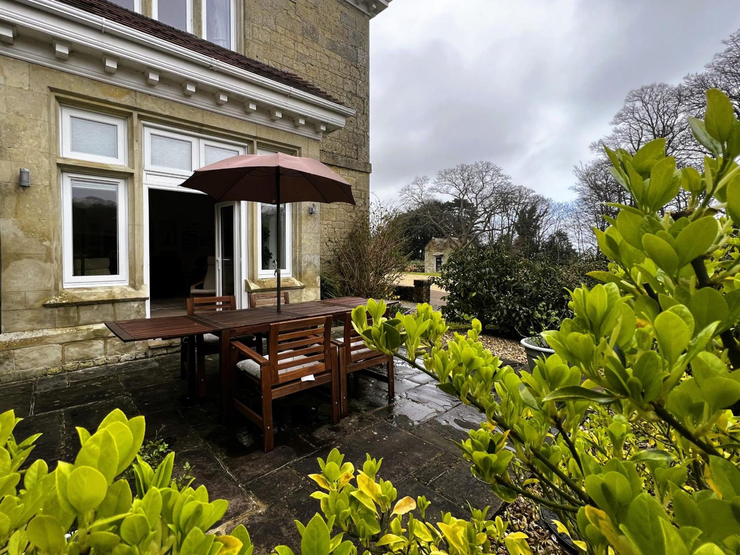 2 Shanklin Manor - Ground Floor apartment overlooking Park in Shanklin Old Village view 4
