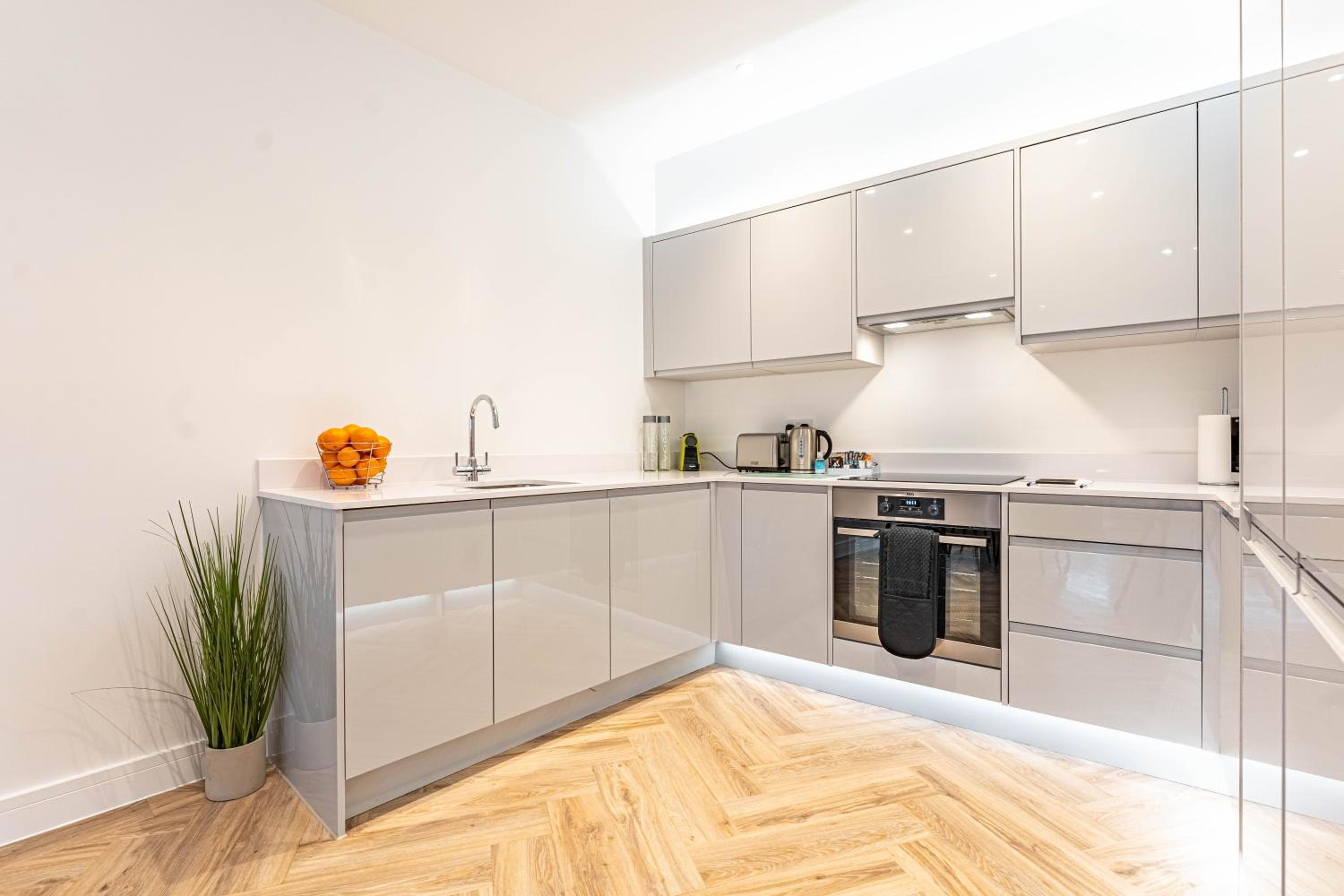 Wellington House by Celador Apartments view 2