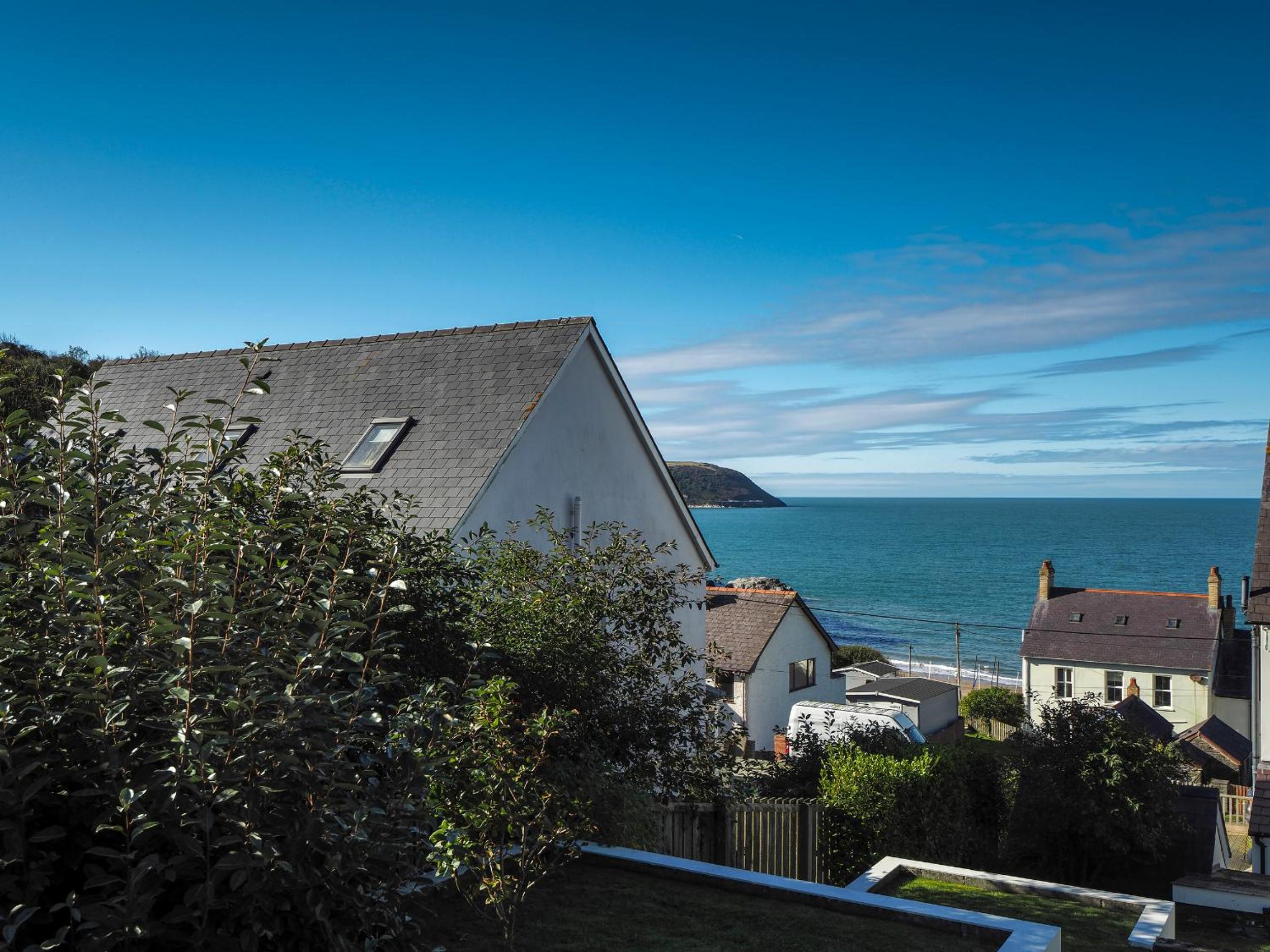 Golygfa Mor Tresaith