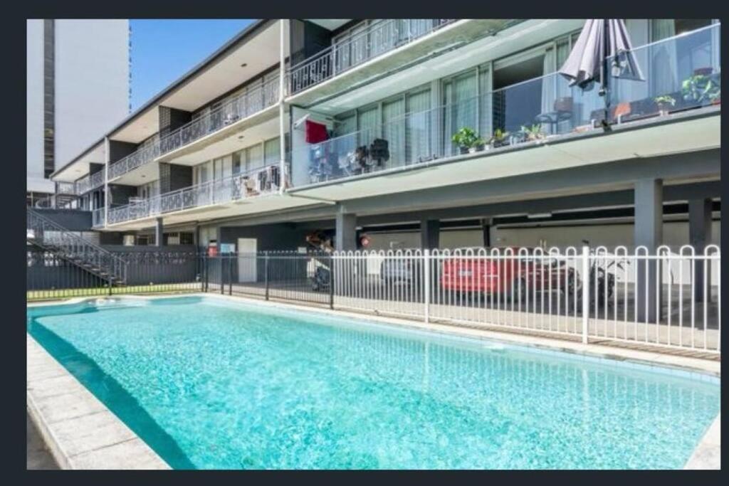 Affordable Accommodation in the Heart of Surfers Paradise