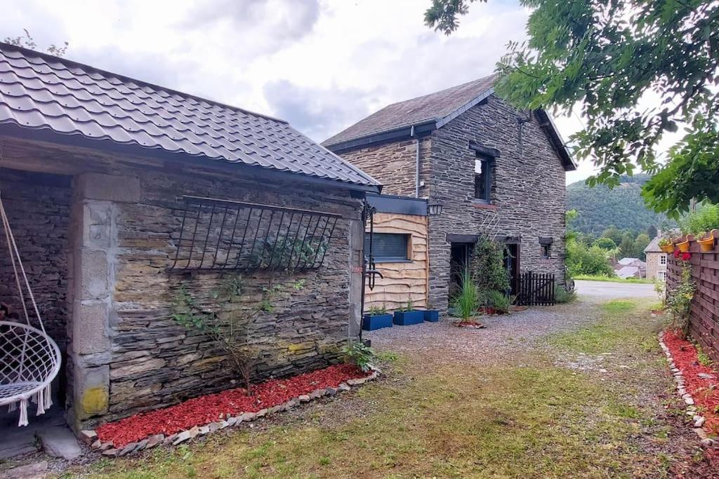 L'Ardoisière: jolie maison ardennaise.