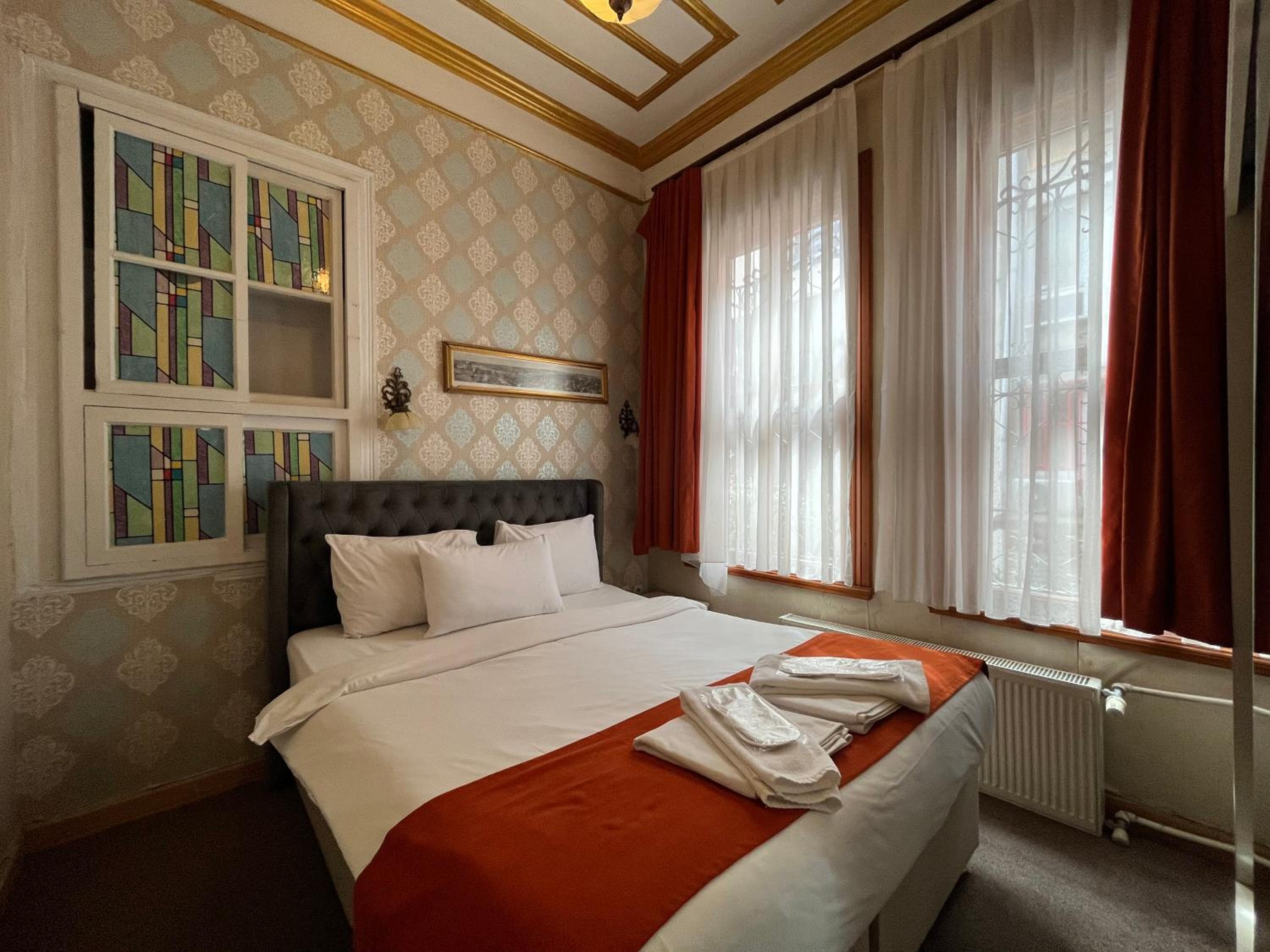 Le Safran Suite Hotel - Image 40