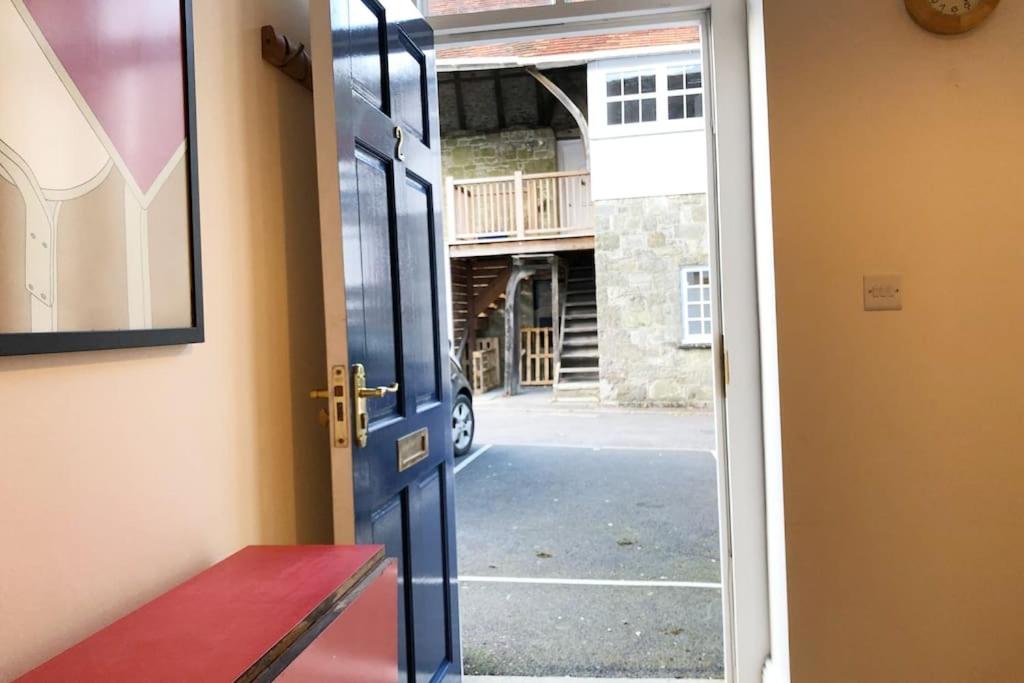 Central Shaftesbury with private parking