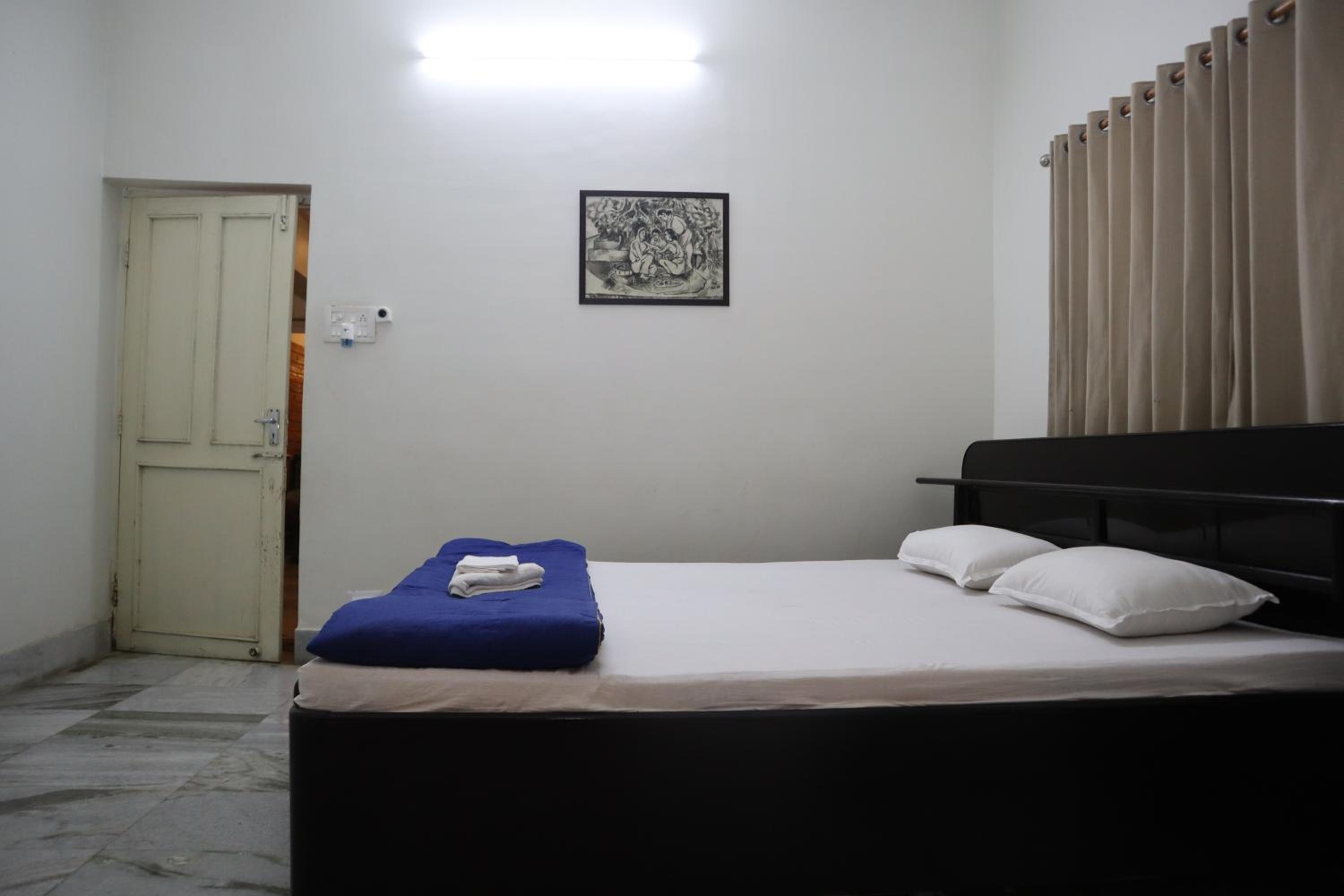 SWET APARAJITA