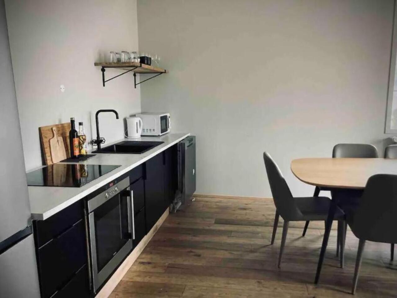 G10 Apartments