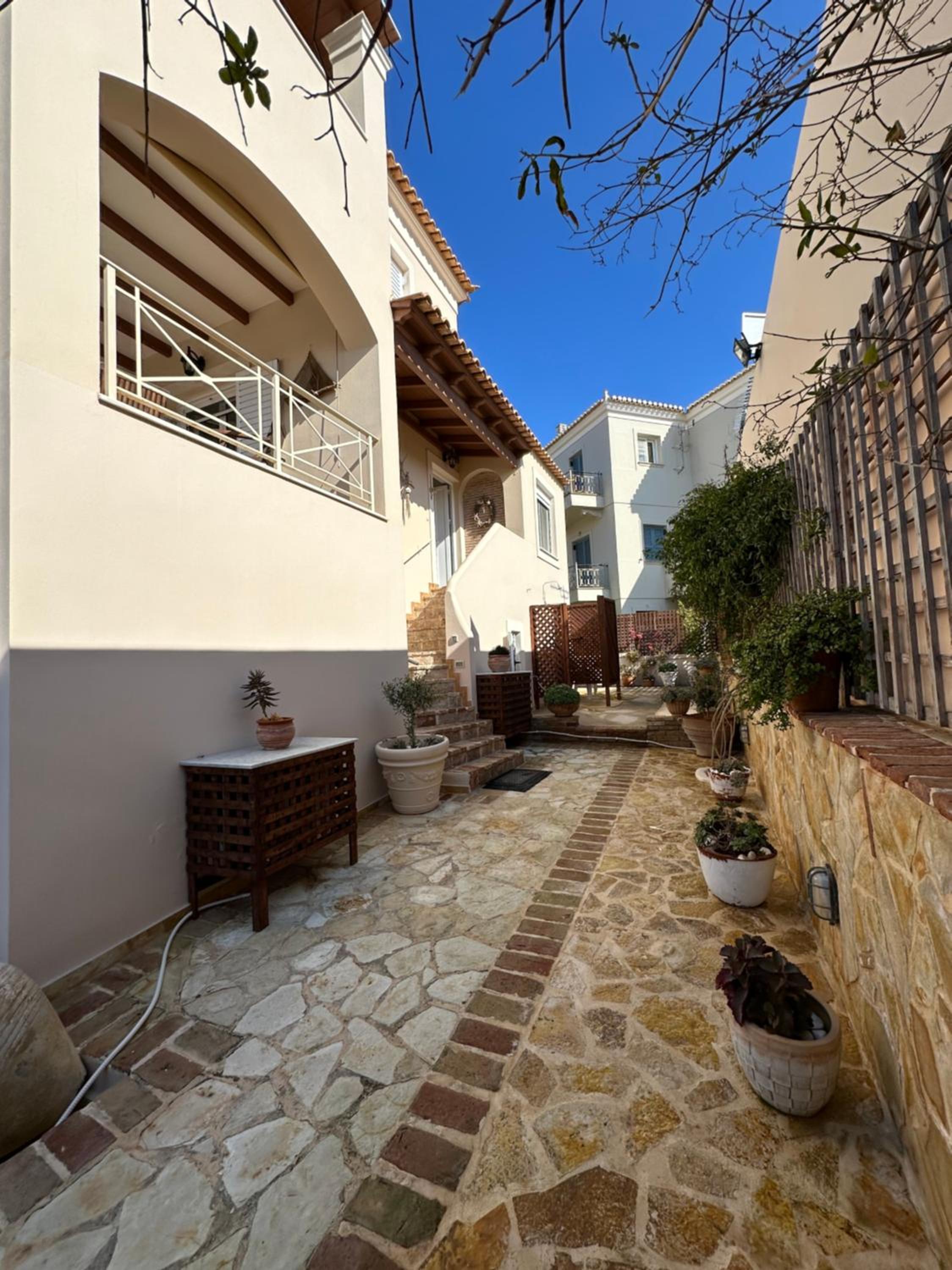 Han’s Maisonette view 2
