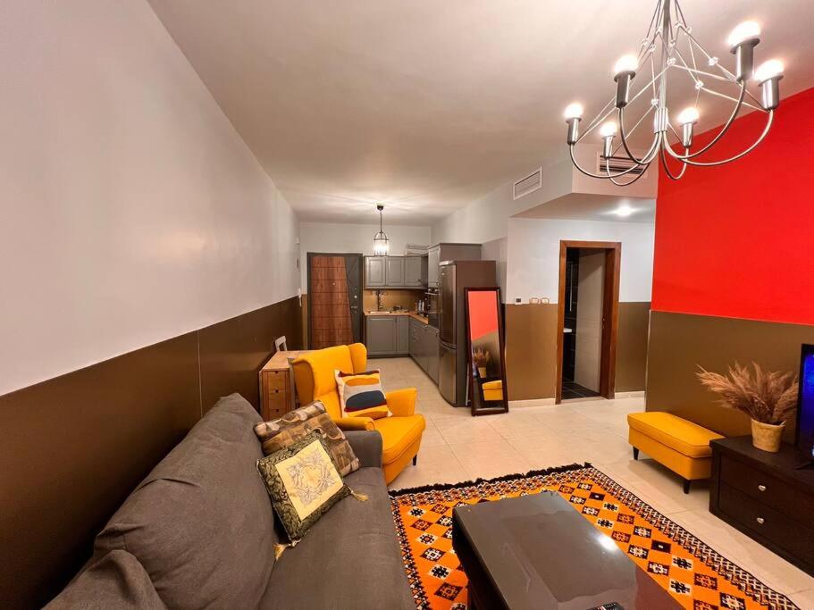 Stylish 2BR Apt Garden pool Central Location view 3
