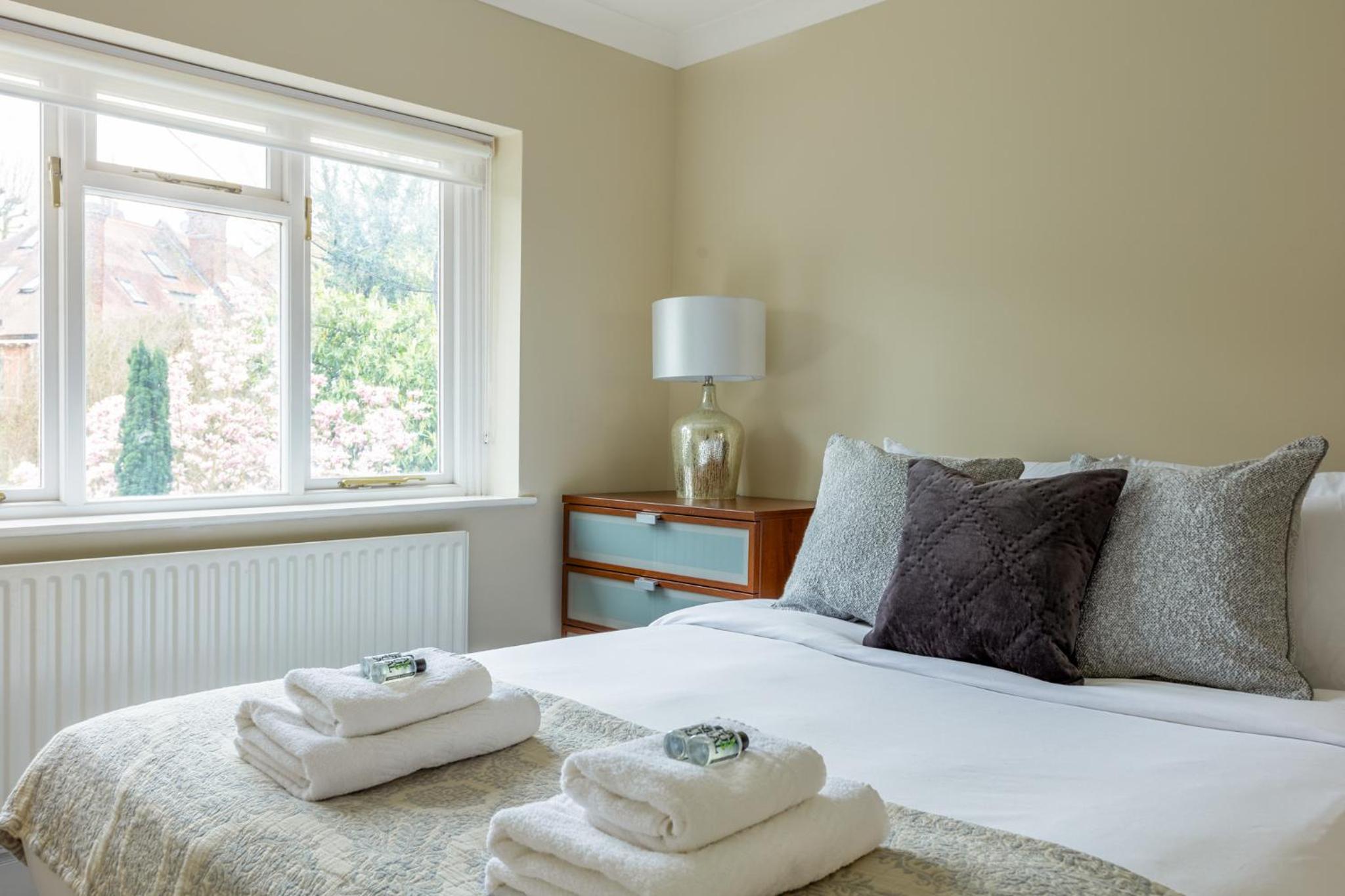 Lovely 2BR in peaceful Hampstead, NW London