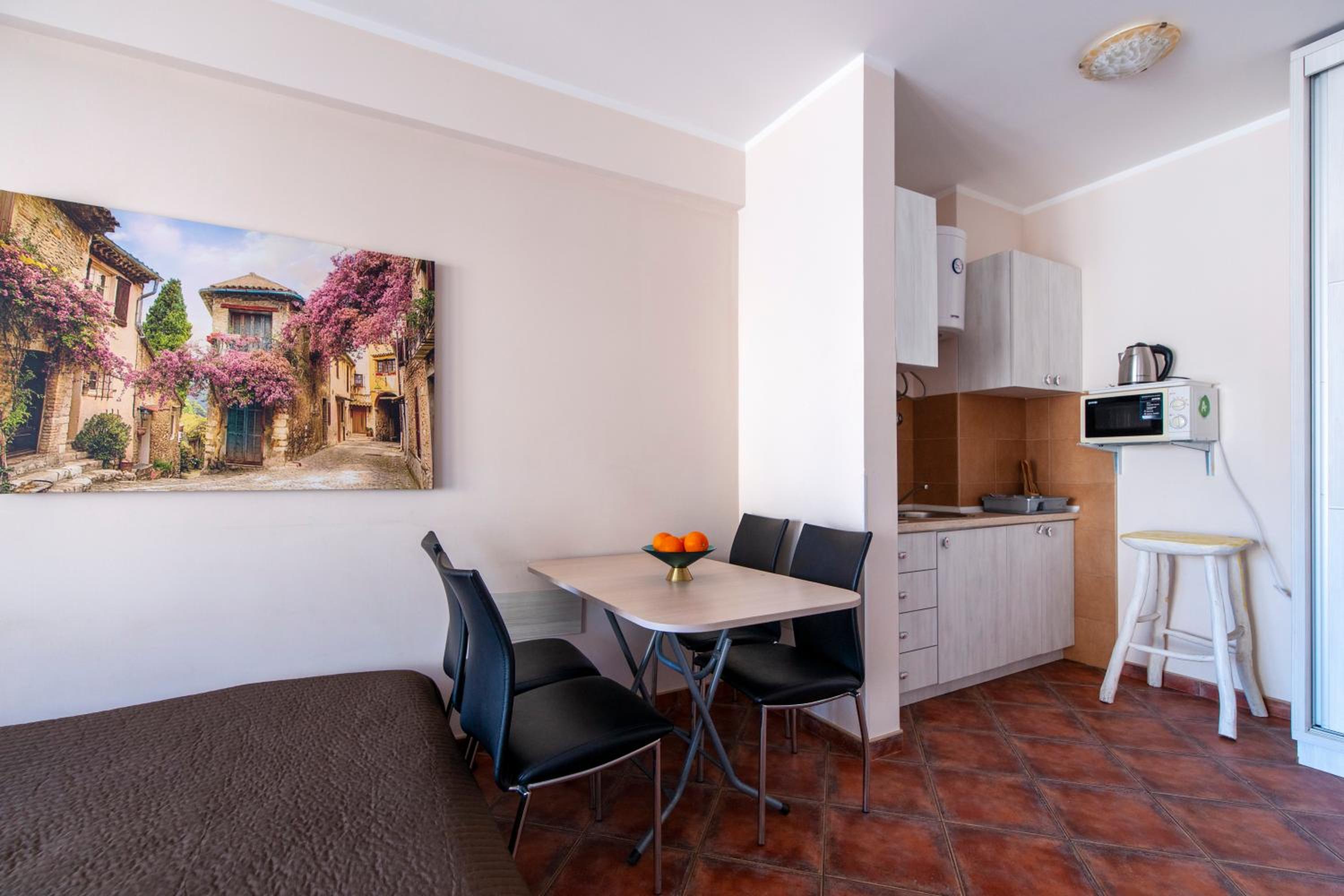 Mila & Aleksandr Apartments