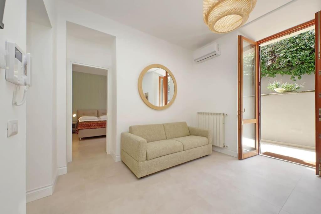 Vatican apartment with parking
