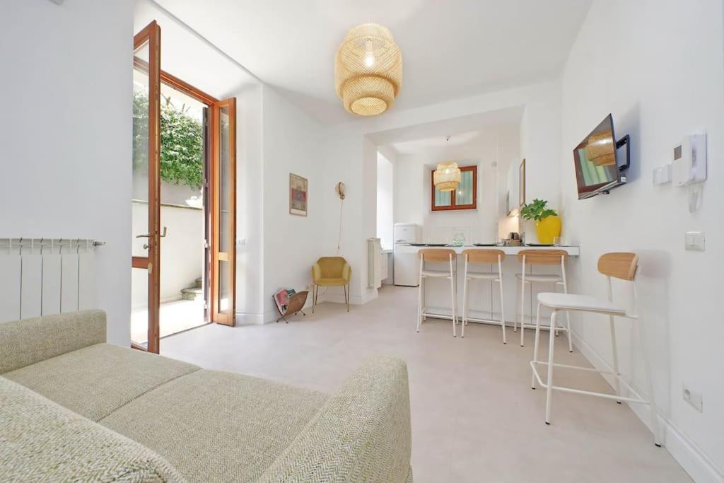 Vatican apartment with parking
