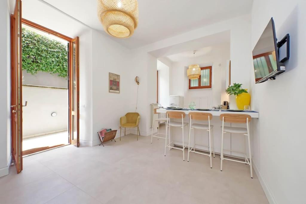 Vatican apartment with parking