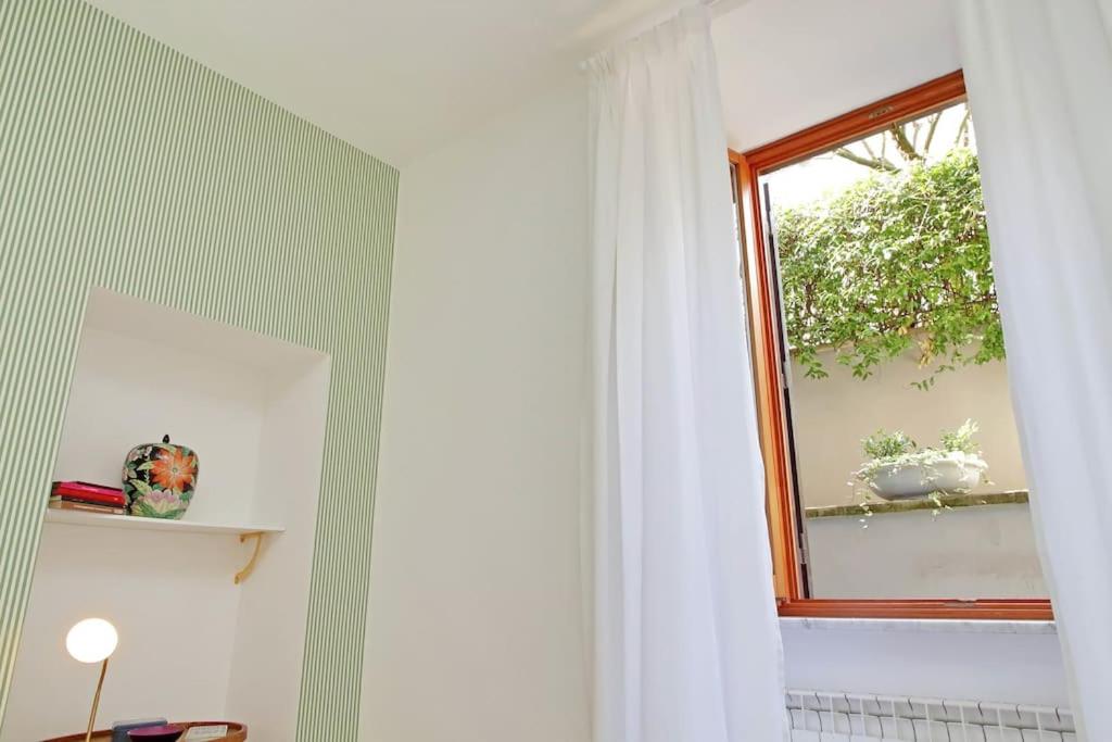 Vatican apartment with parking