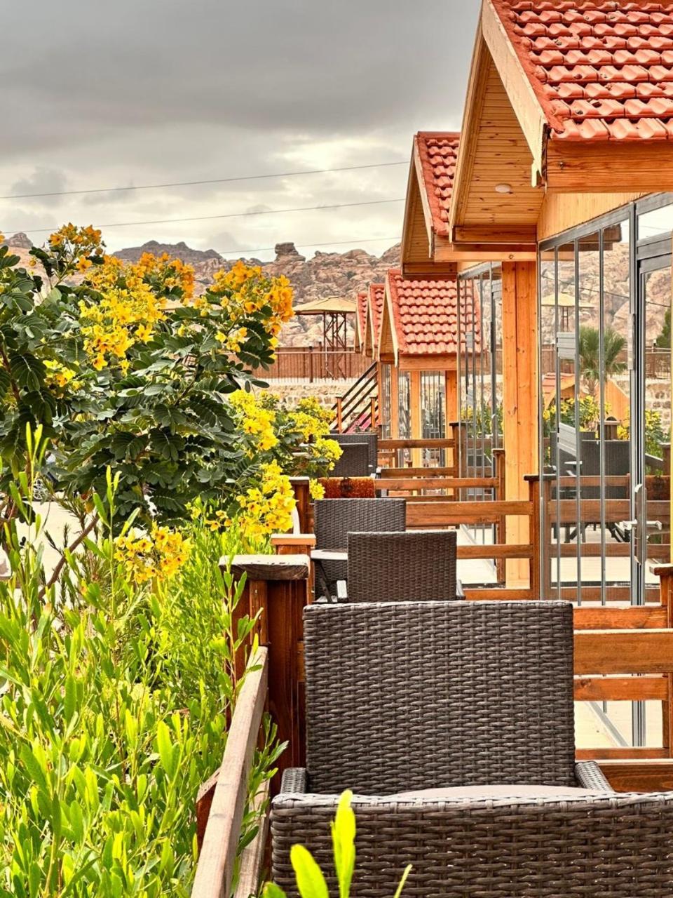 Golden Hotel By Trend