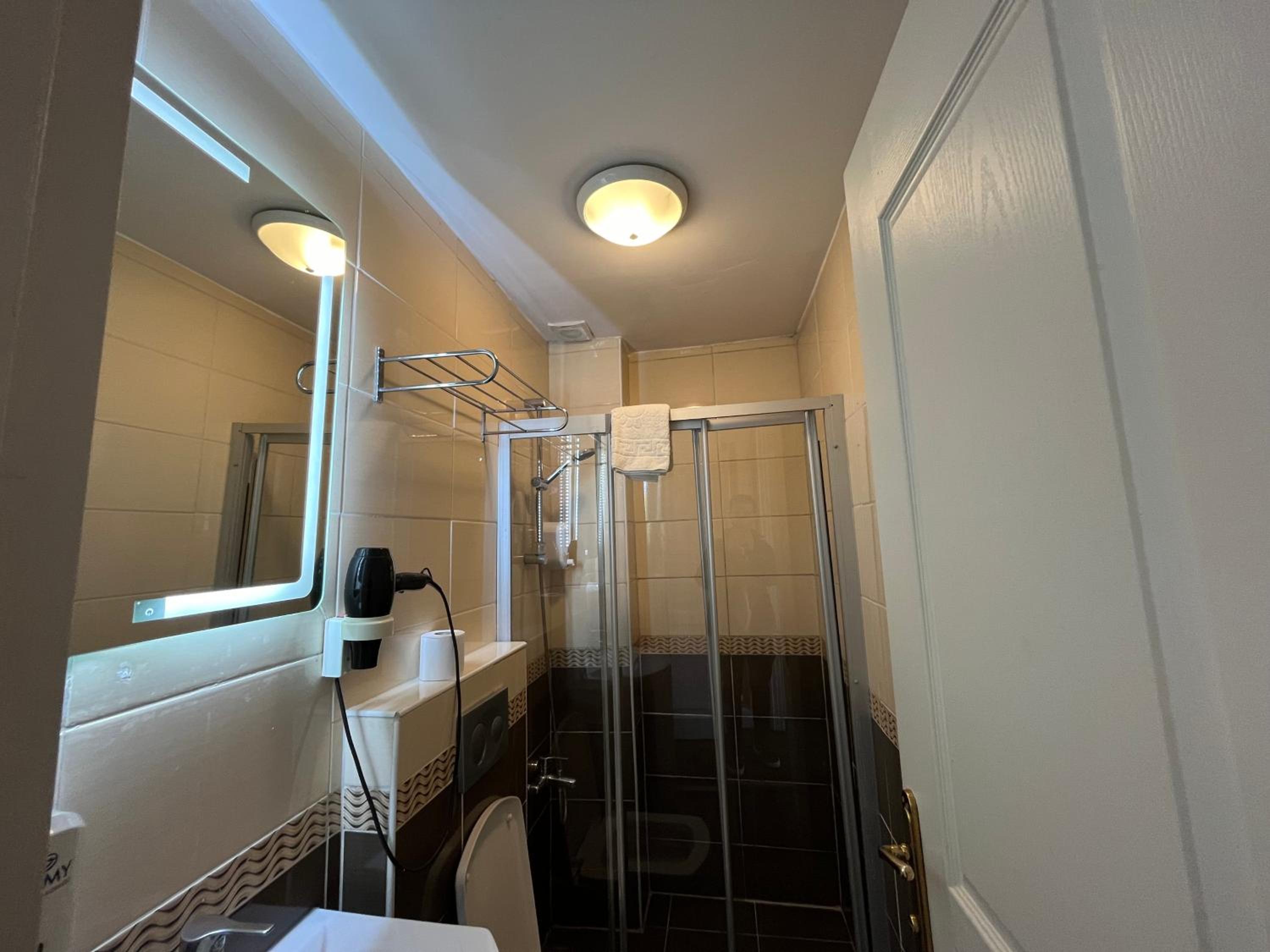 Le Safran Suite Hotel - Image 17