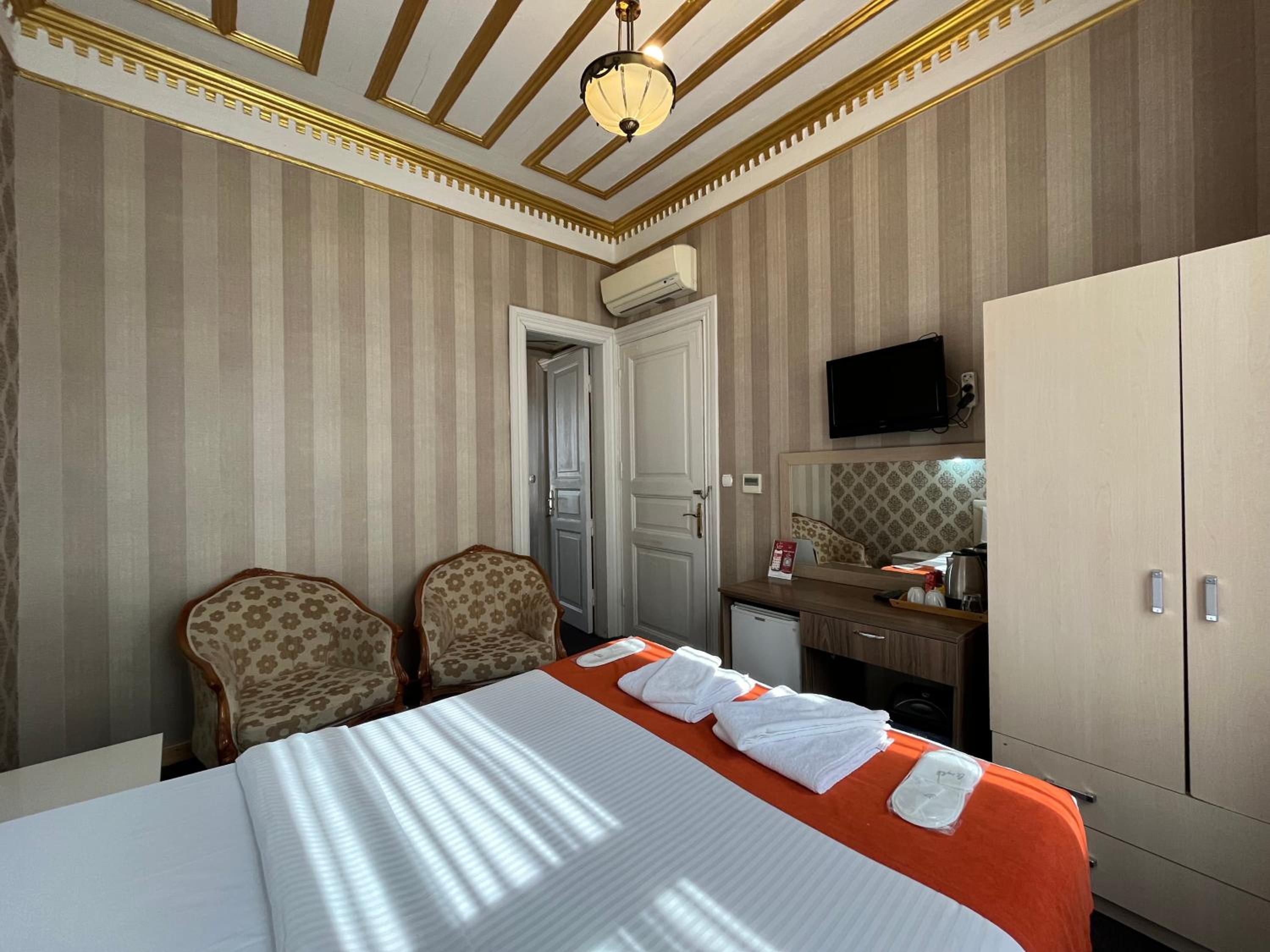 Le Safran Suite Hotel - Image 18
