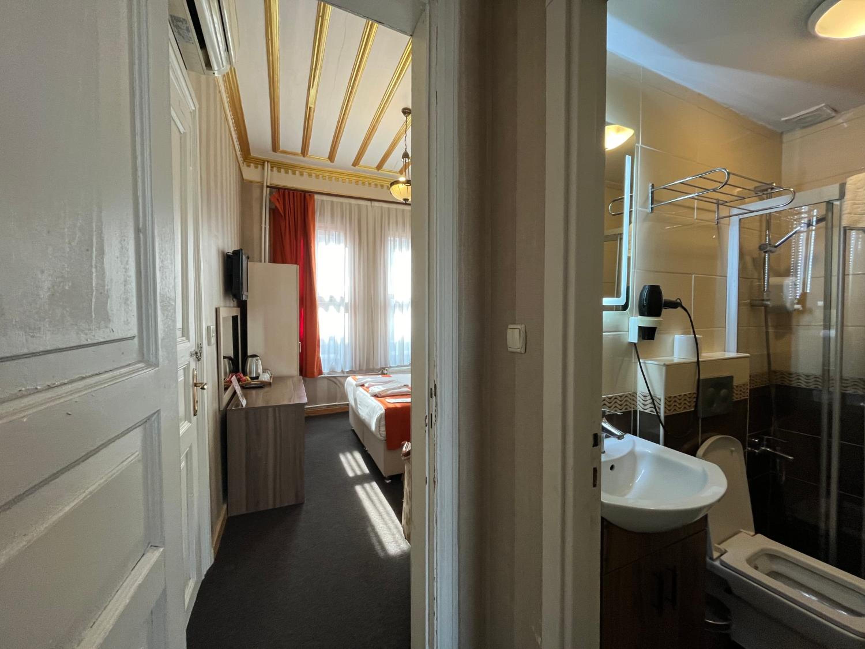 Le Safran Suite Hotel - Image 117