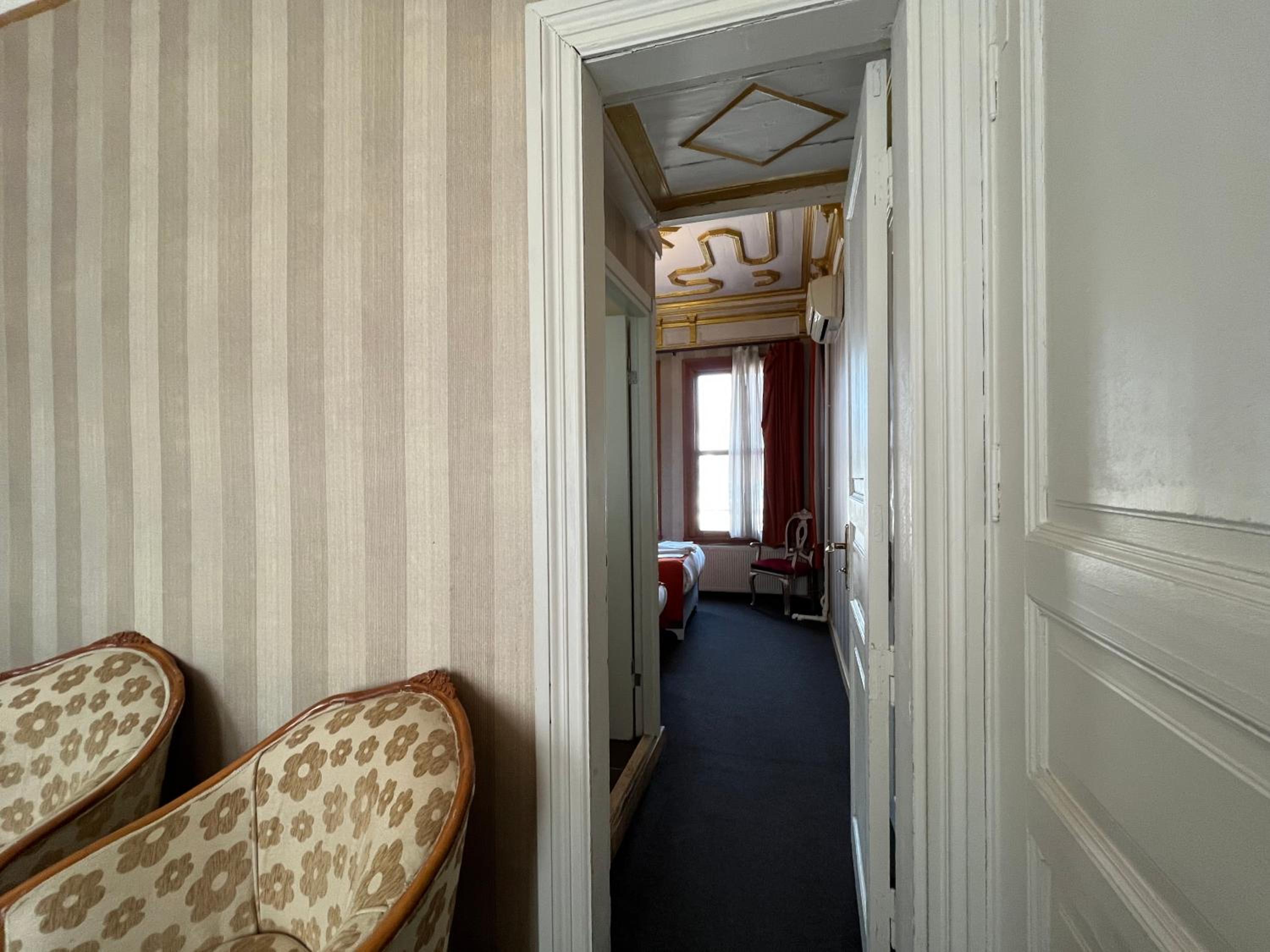 Le Safran Suite Hotel - Image 24