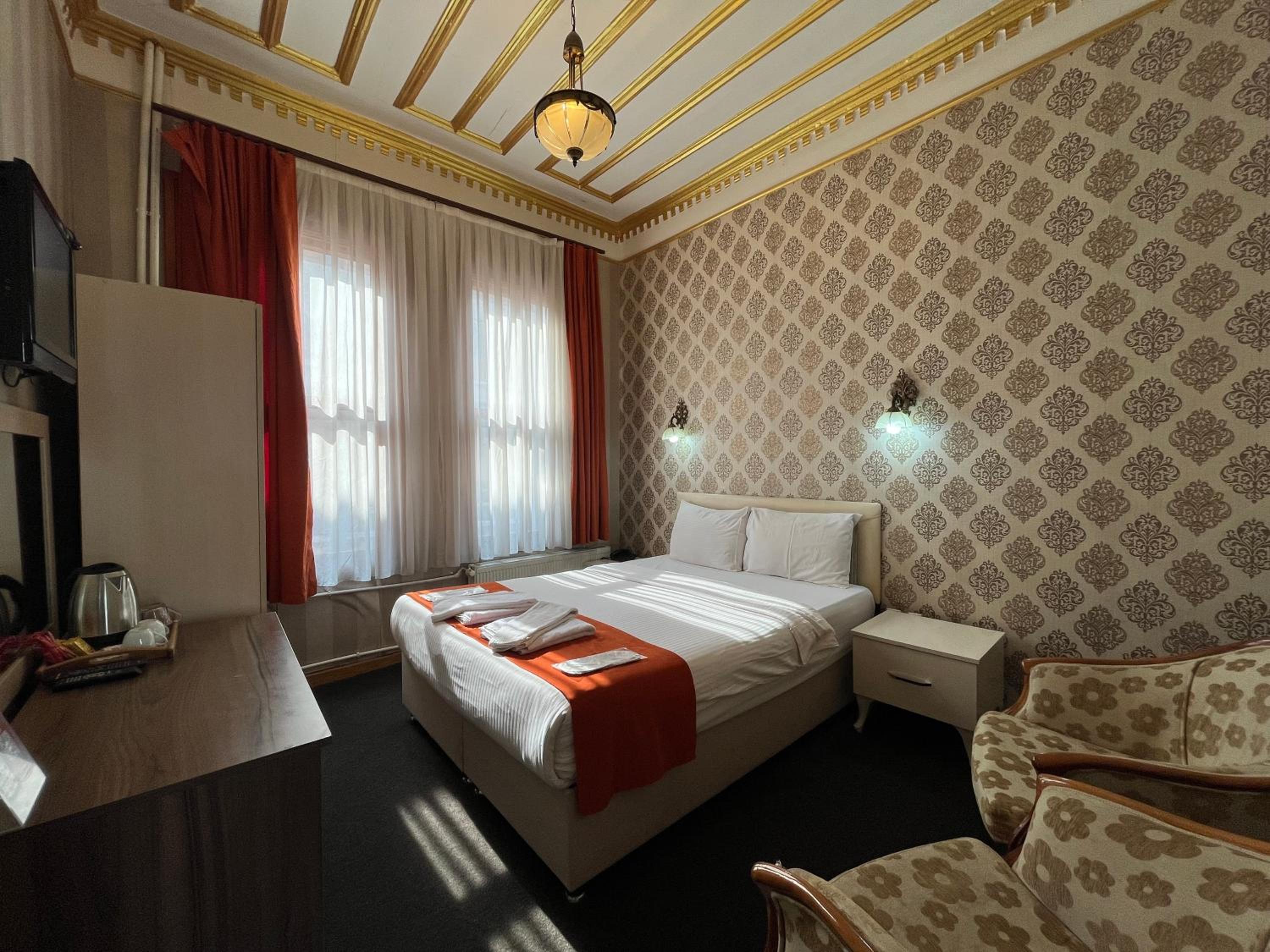 Le Safran Suite Hotel - Image 22