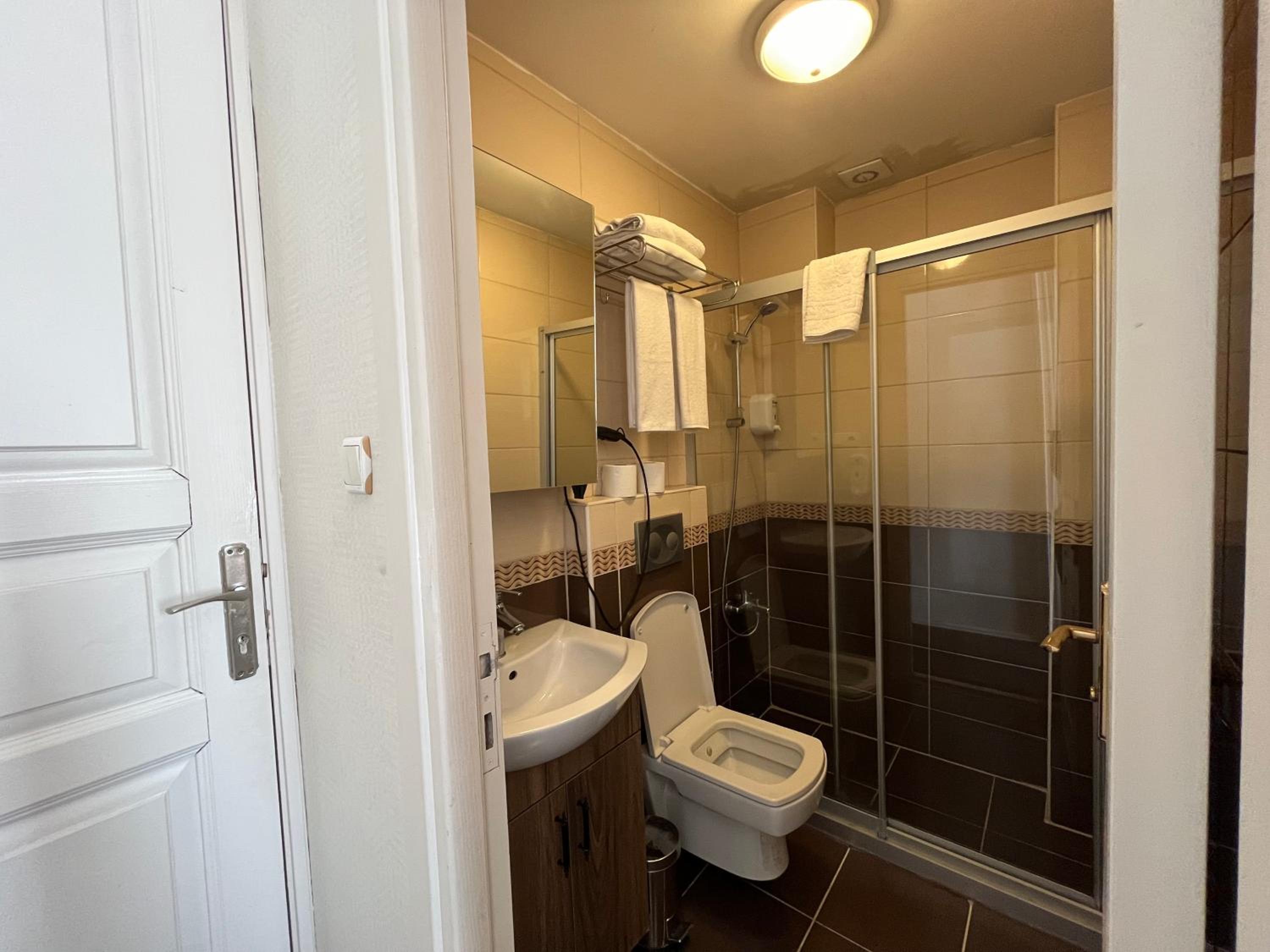 Le Safran Suite Hotel - Image 25