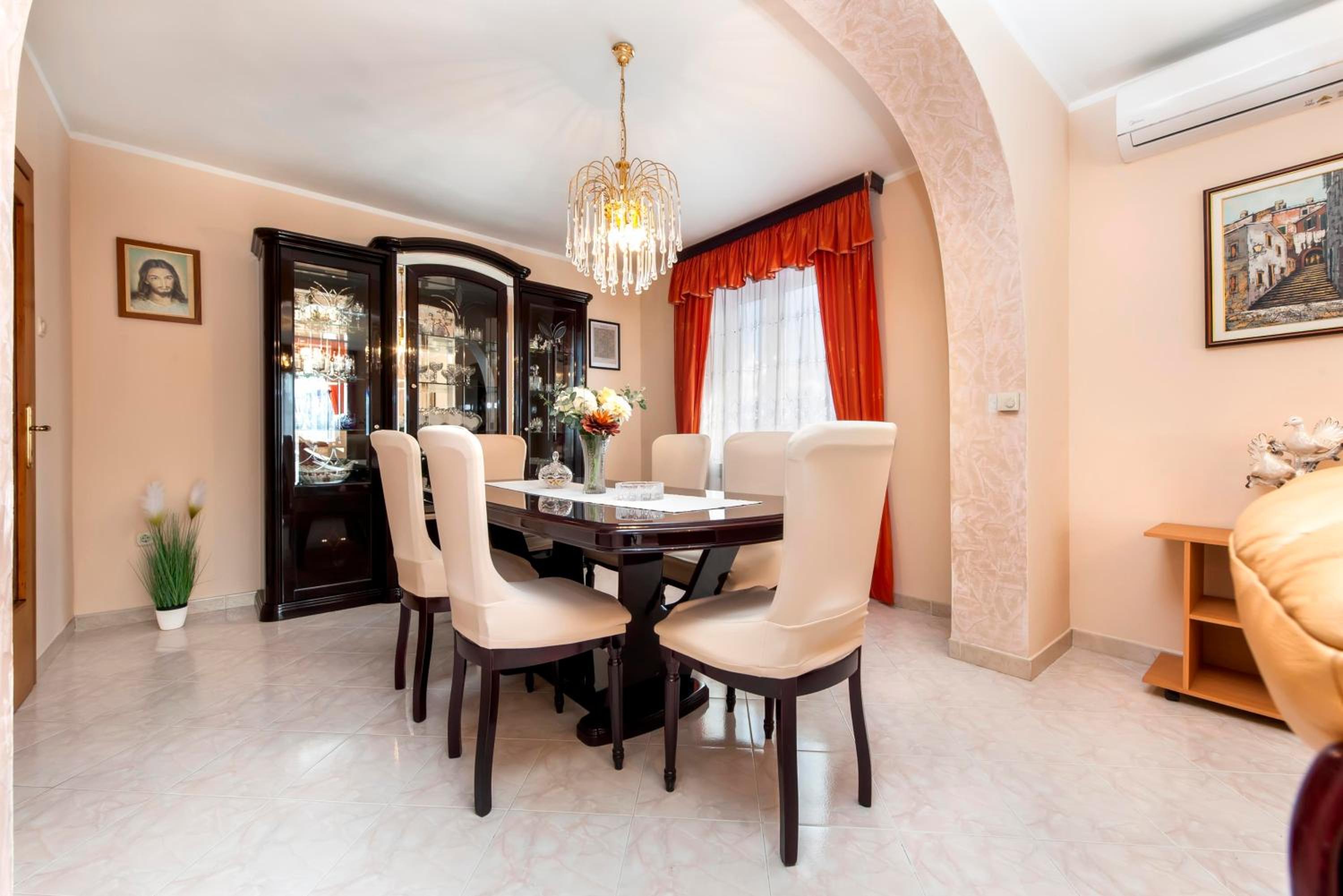 Apartments Divna en Rovinj — dining