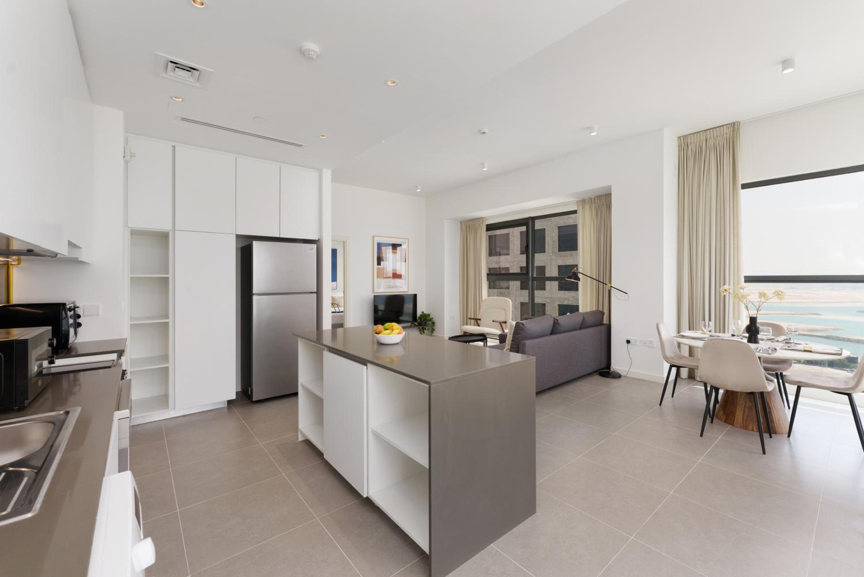 Maison Privee - Modern & Panoramic Sea View Apt on Al Reem Island