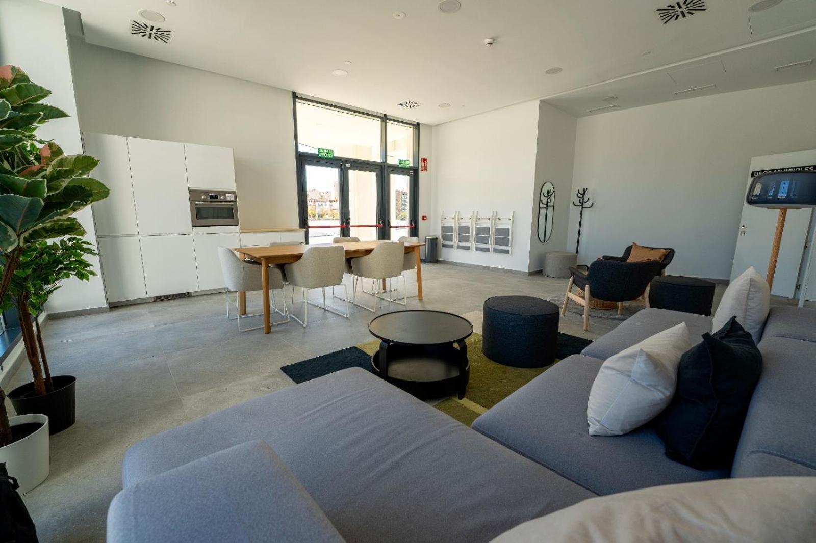 Malaga Skyline 4 Pool & Parking Free