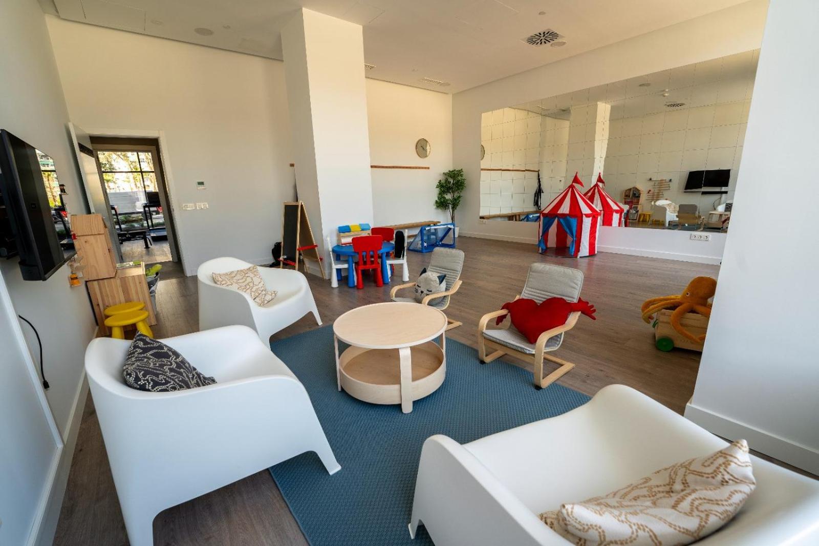 Malaga Skyline 4 Pool & Parking Free
