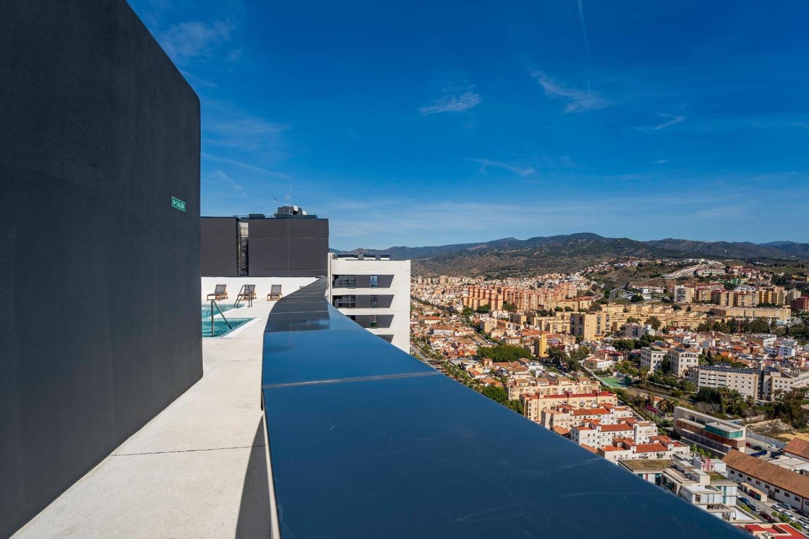 Malaga Skyline 4 Pool & Parking Free