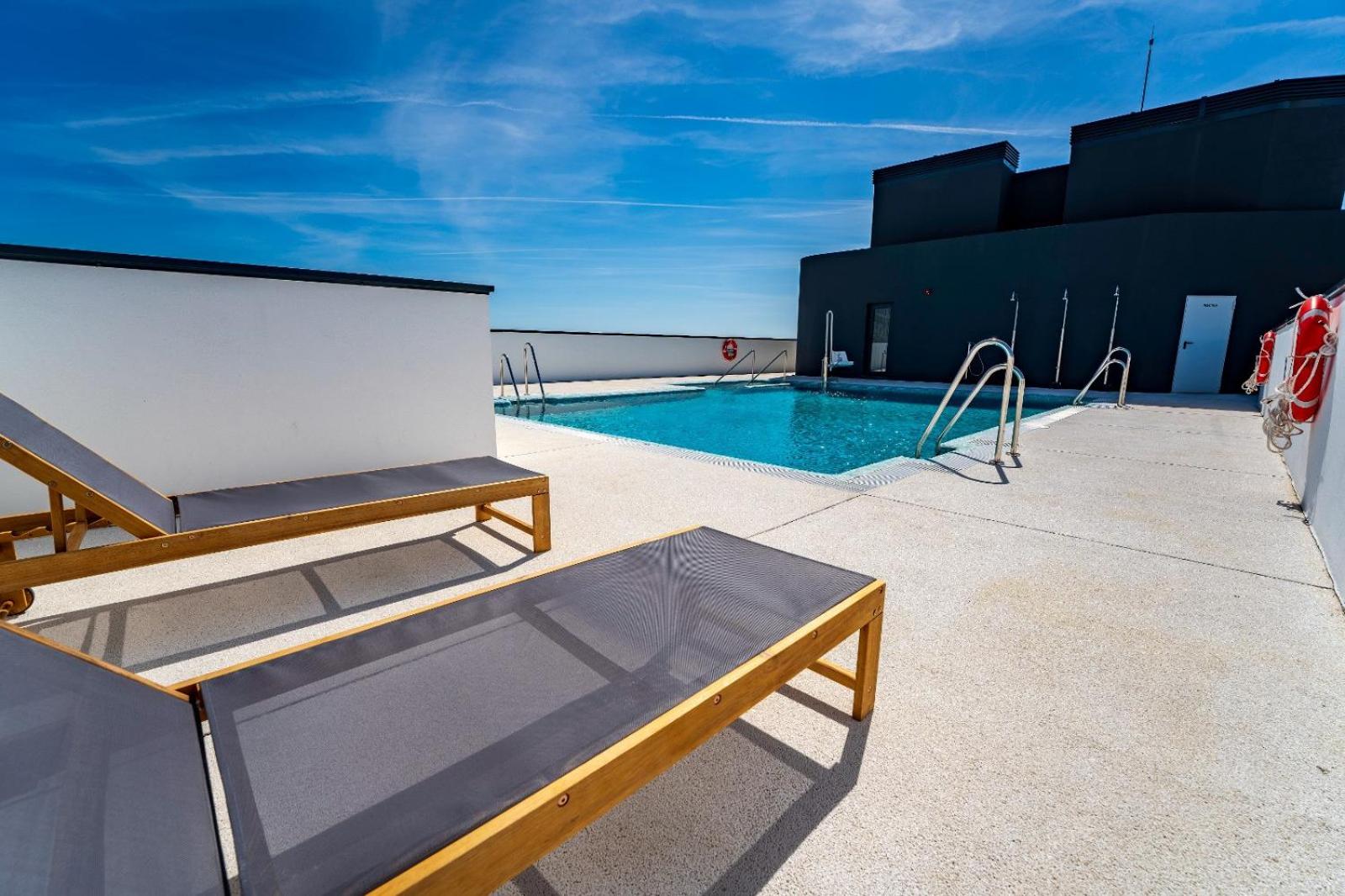 Malaga Skyline 4 Pool & Parking Free