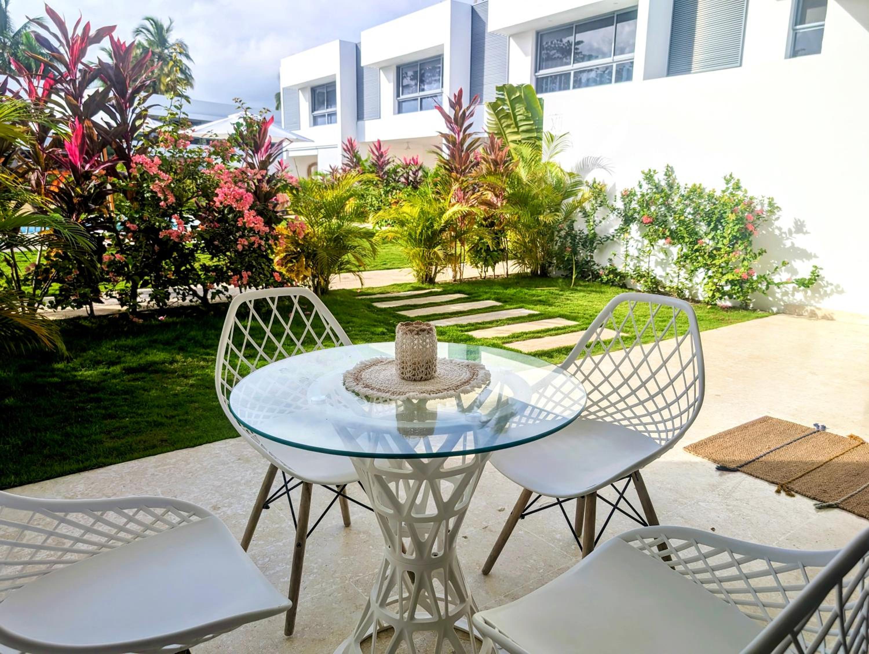 Modern Villa 1 min from Beach view 4