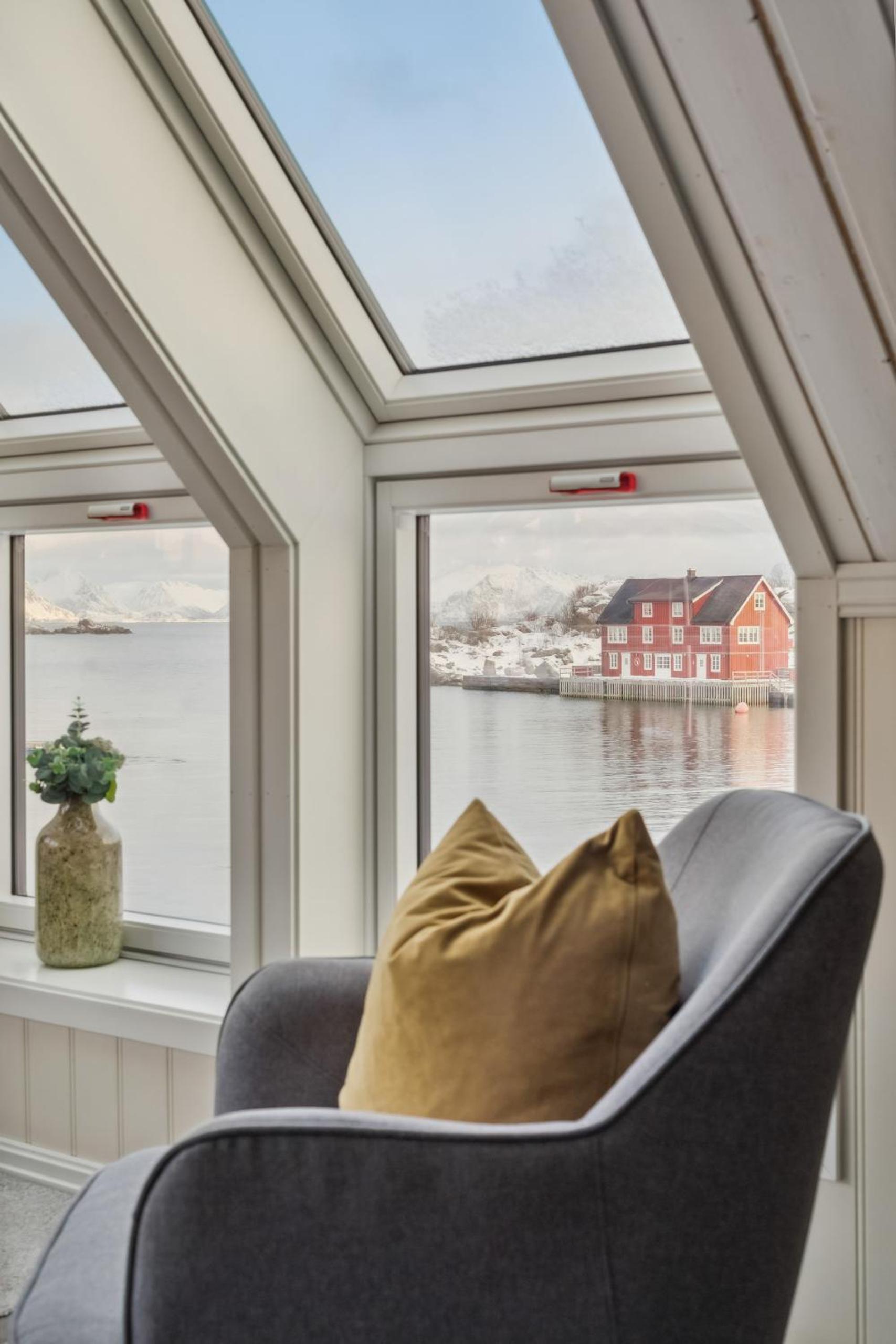 Stor rorbu med hoy standard view 4