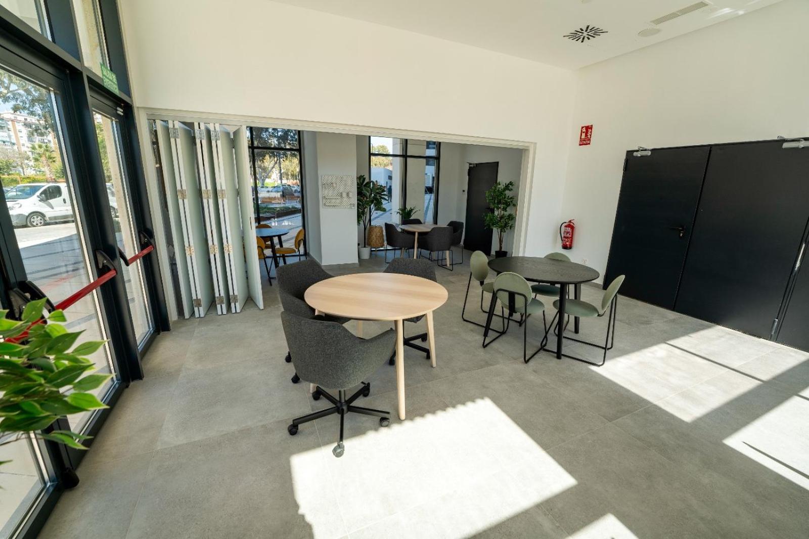 Malaga Skyline 4 Pool & Parking Free