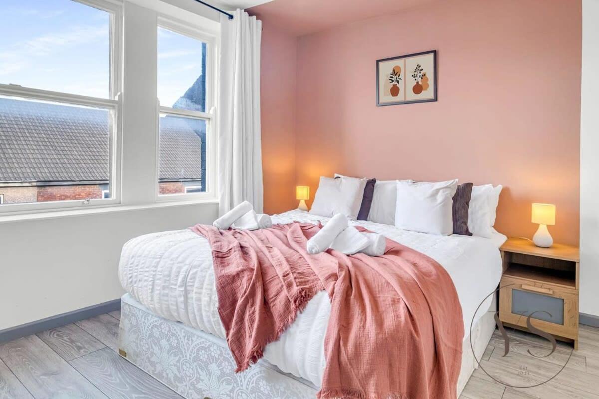 Modern Suite 2C in Longton Near Alton Towers with Wi-Fi and Smart TV view 5