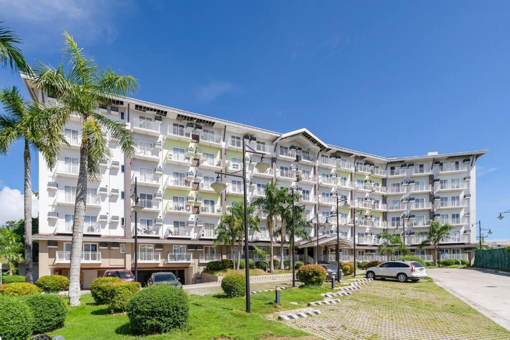 Express Condotel 731,3 Minutes to Airport,Mall, with Gym & Pool,Fast Wi-fi,Free Netflix view 3