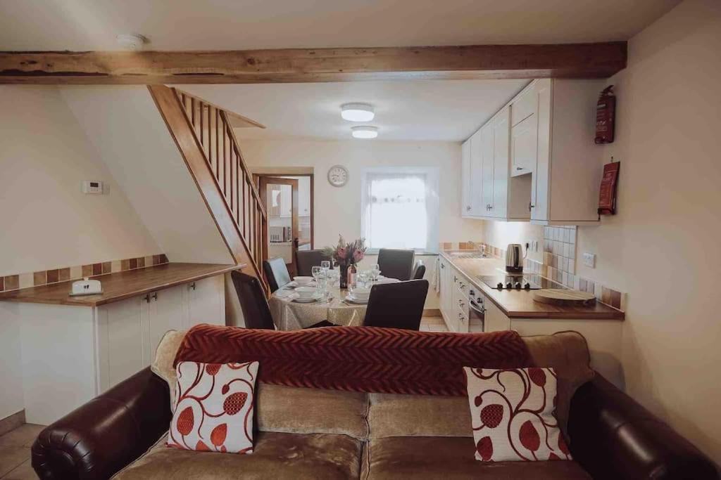 Mabels Cottage, Longnor view 3