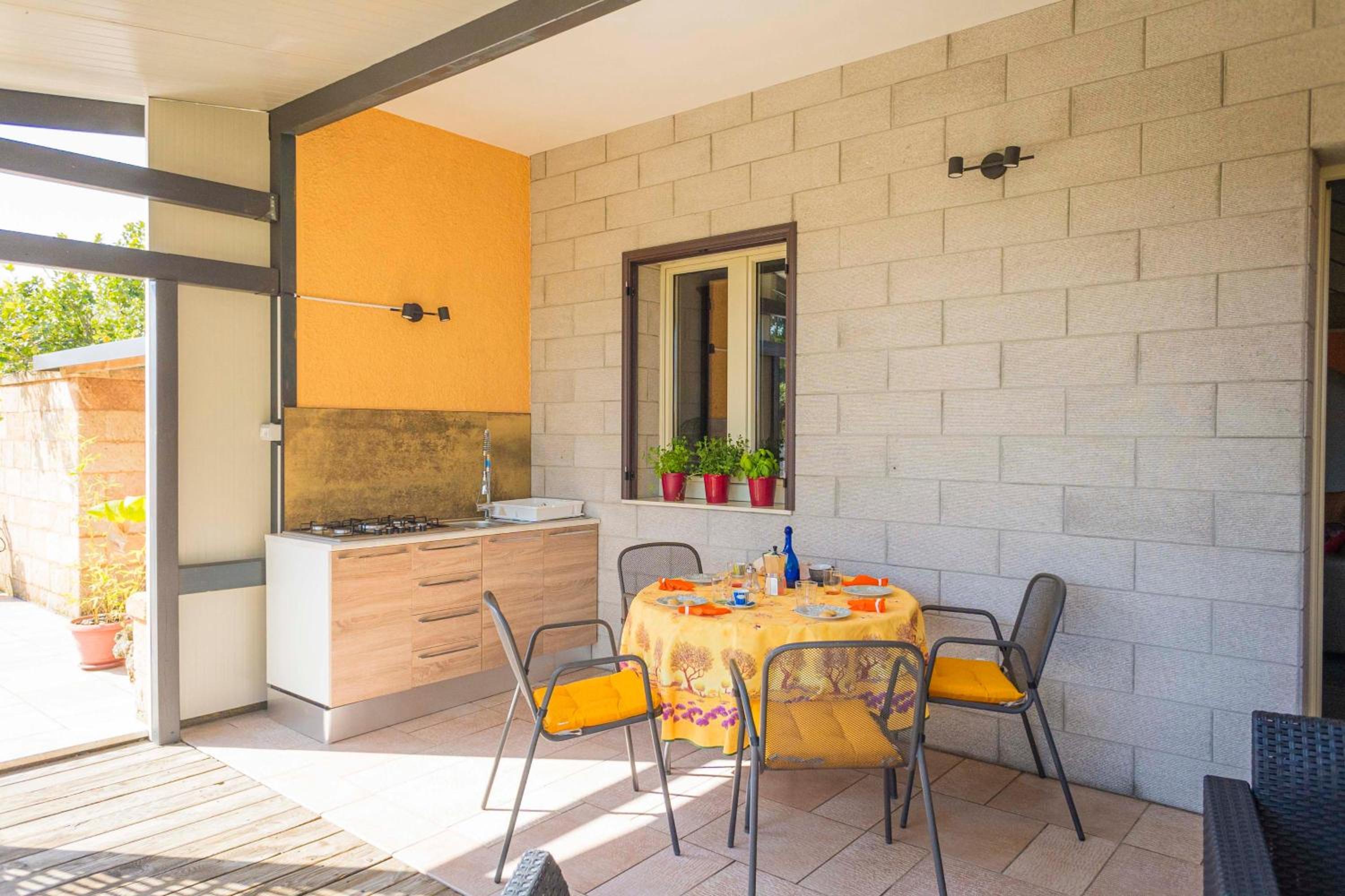 Villetta Grazia With Garden - Happy Rentals view 4