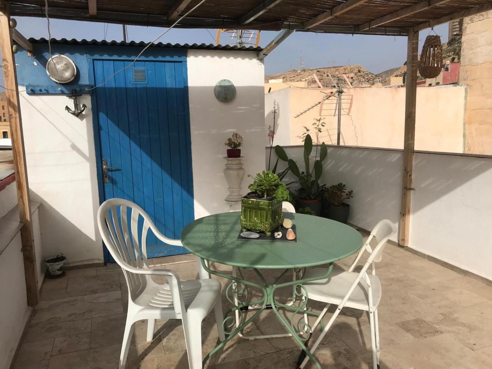 Casita entera la paloma bonita mirador vista a 360 grados - hasta 5 personas en el casco antiguo la médina centro almeria bajo alcazaba terraza buena vista