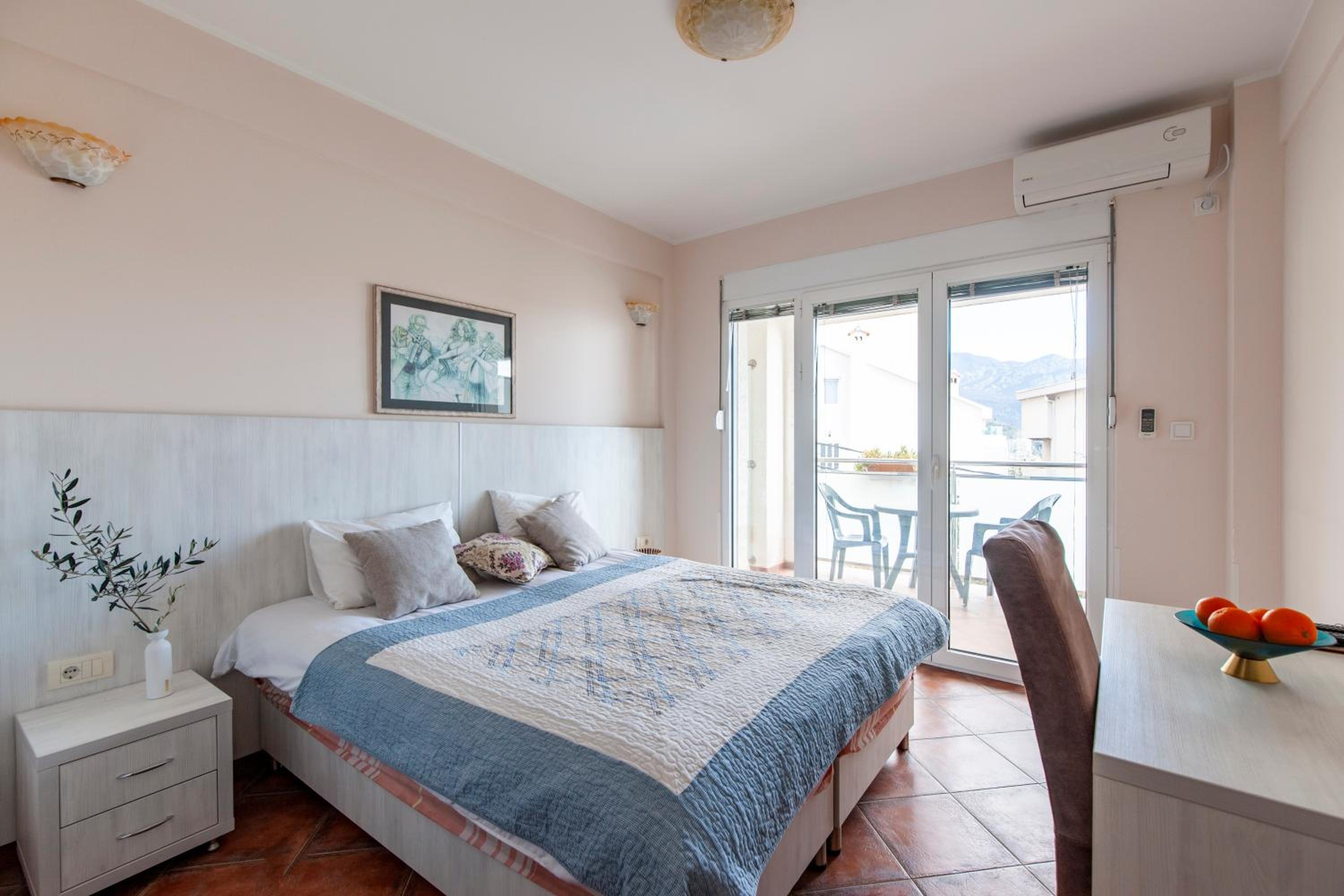 Mila & Aleksandr Apartments