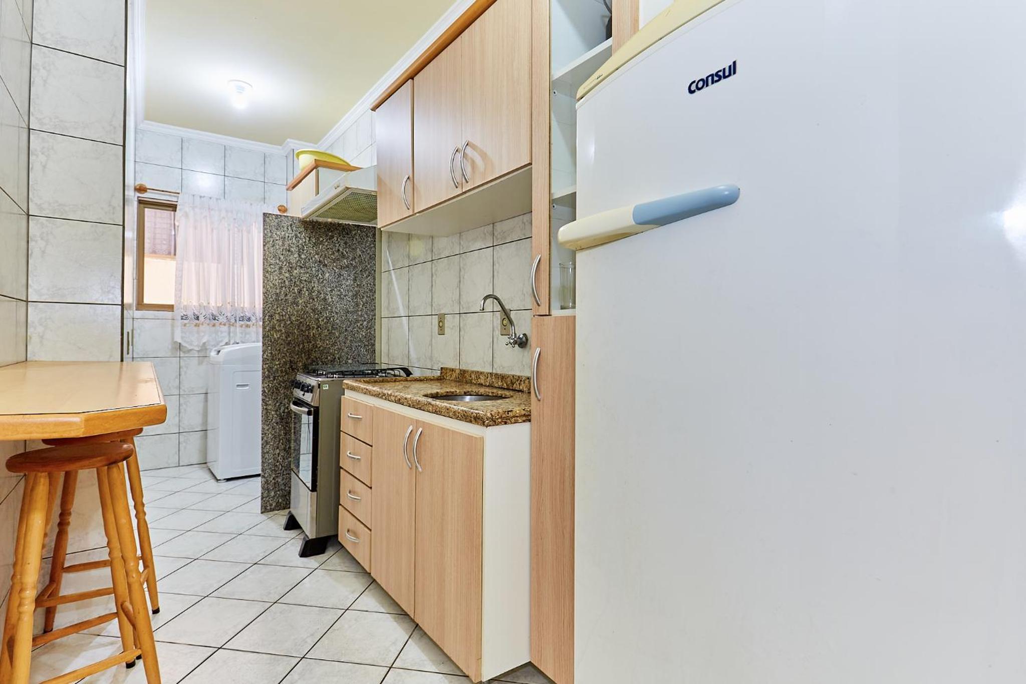 945 - Apartamento Ed Estrela do Mar II - Centro Bombinhas - Garagem para 1 Carro