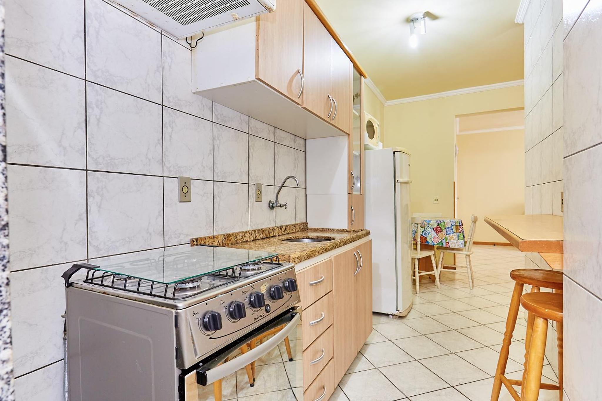 945 - Apartamento Ed Estrela do Mar II - Centro Bombinhas - Garagem para 1 Carro