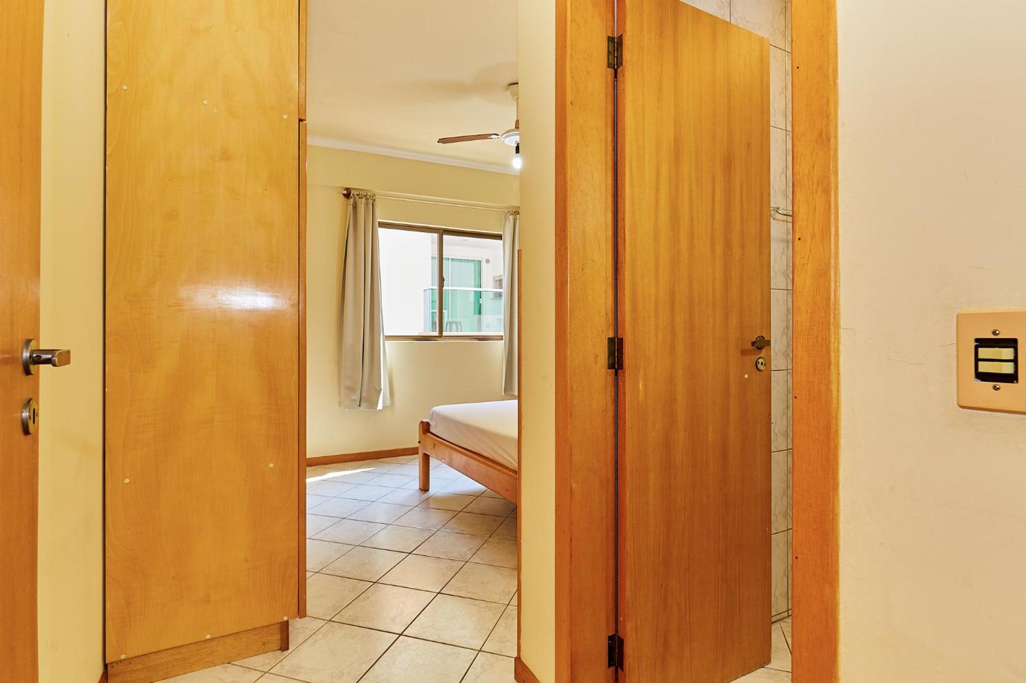 945 - Apartamento Ed Estrela do Mar II - Centro Bombinhas - Garagem para 1 Carro