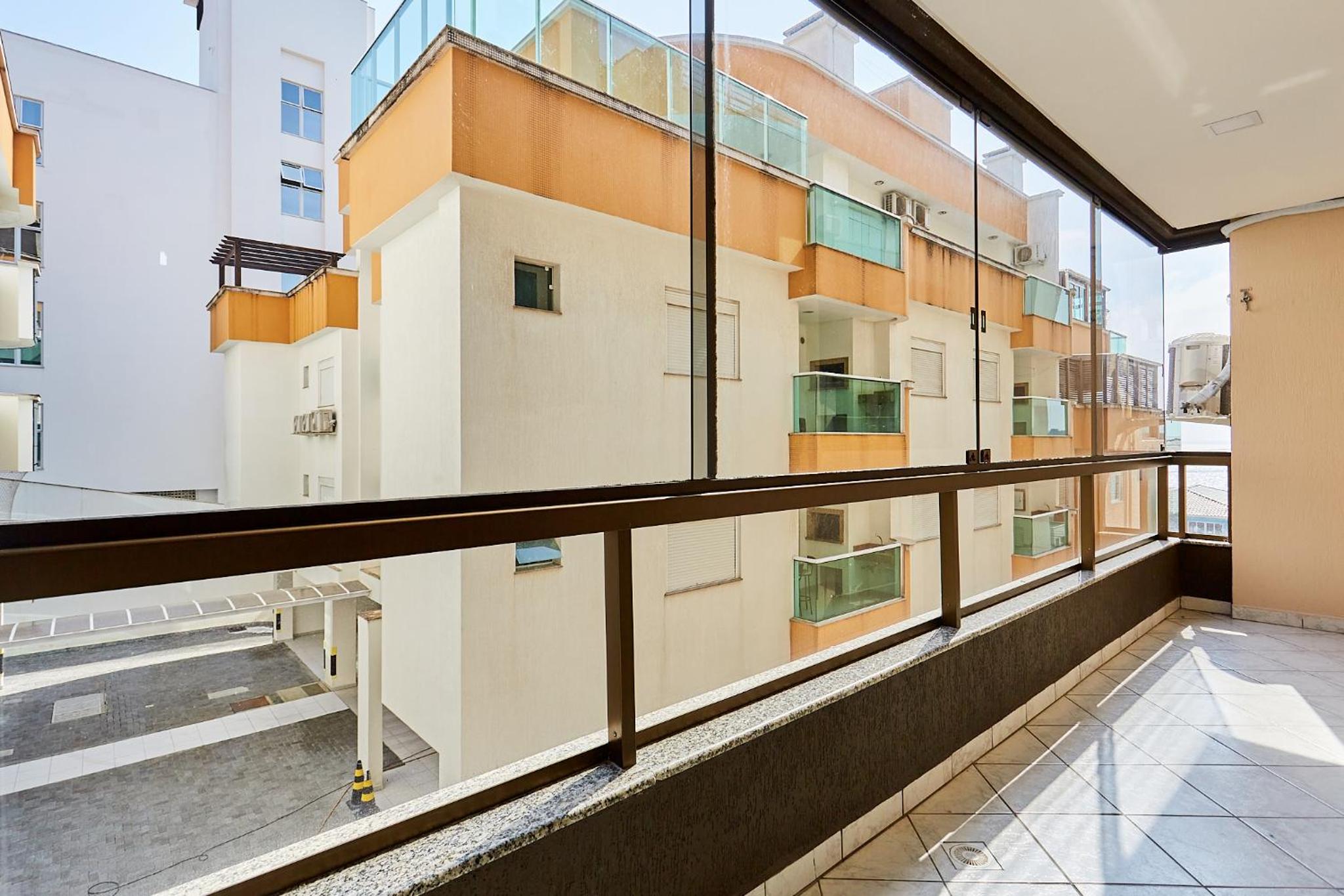 945 - Apartamento Ed Estrela do Mar II - Centro Bombinhas - Garagem para 1 Carro